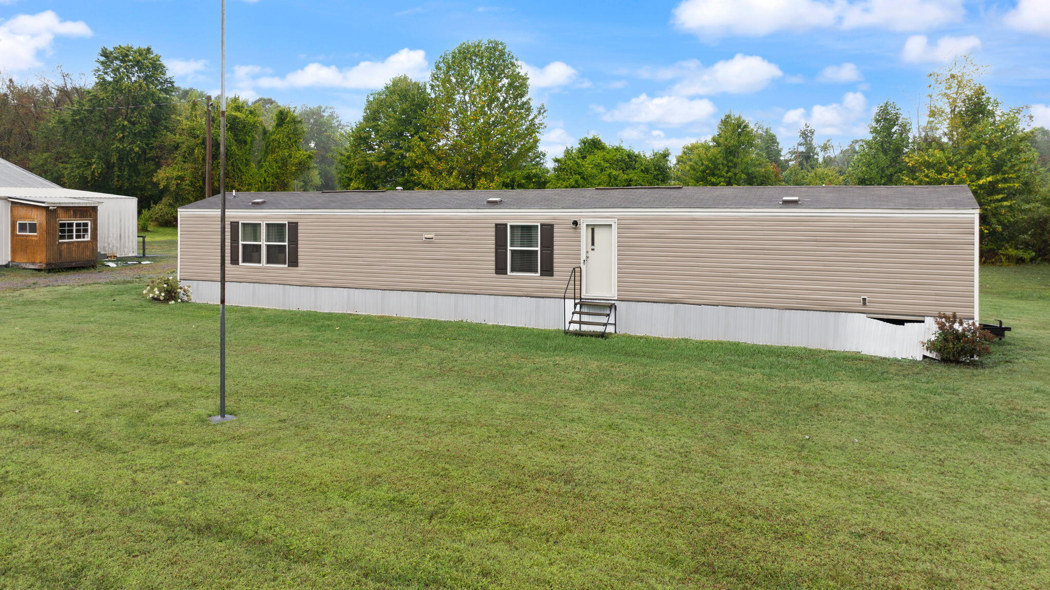 Russell Springs, Kentucky 42642, United States, 3 Bedrooms Bedrooms, ,3 BathroomsBathrooms,Residential,Active,204837