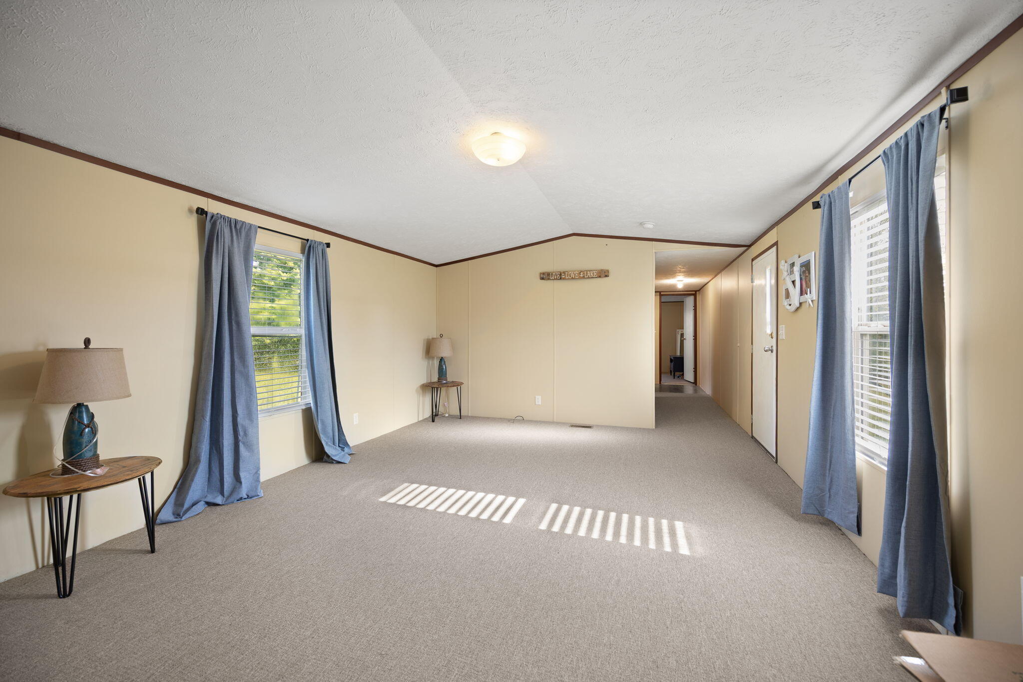 Russell Springs, Kentucky 42642, United States, 3 Bedrooms Bedrooms, ,3 BathroomsBathrooms,Residential,Active,204837