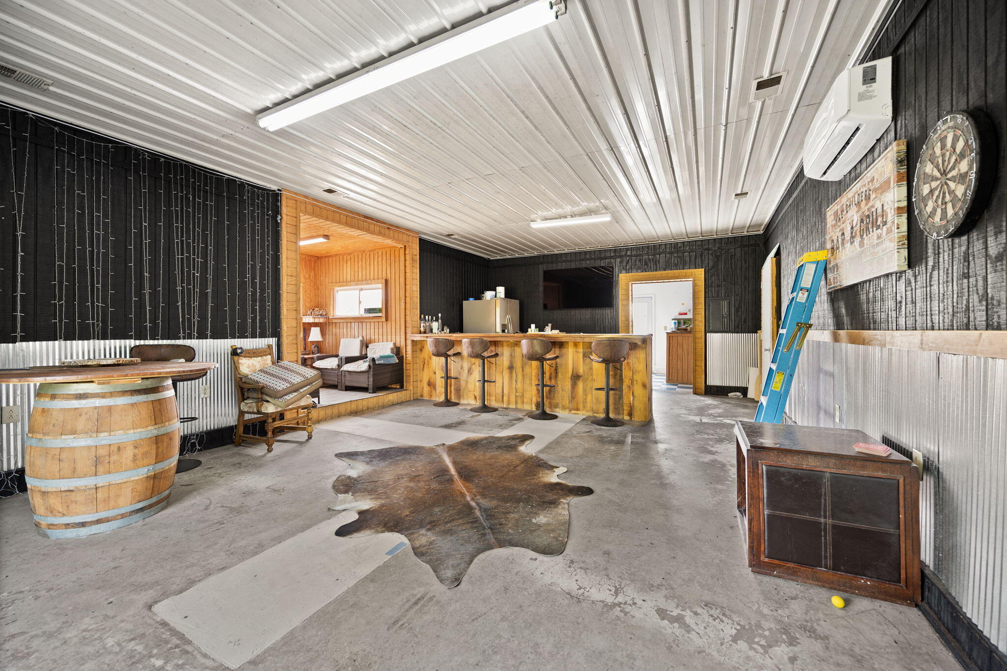 Russell Springs, Kentucky 42642, United States, 3 Bedrooms Bedrooms, ,3 BathroomsBathrooms,Residential,Active,204837