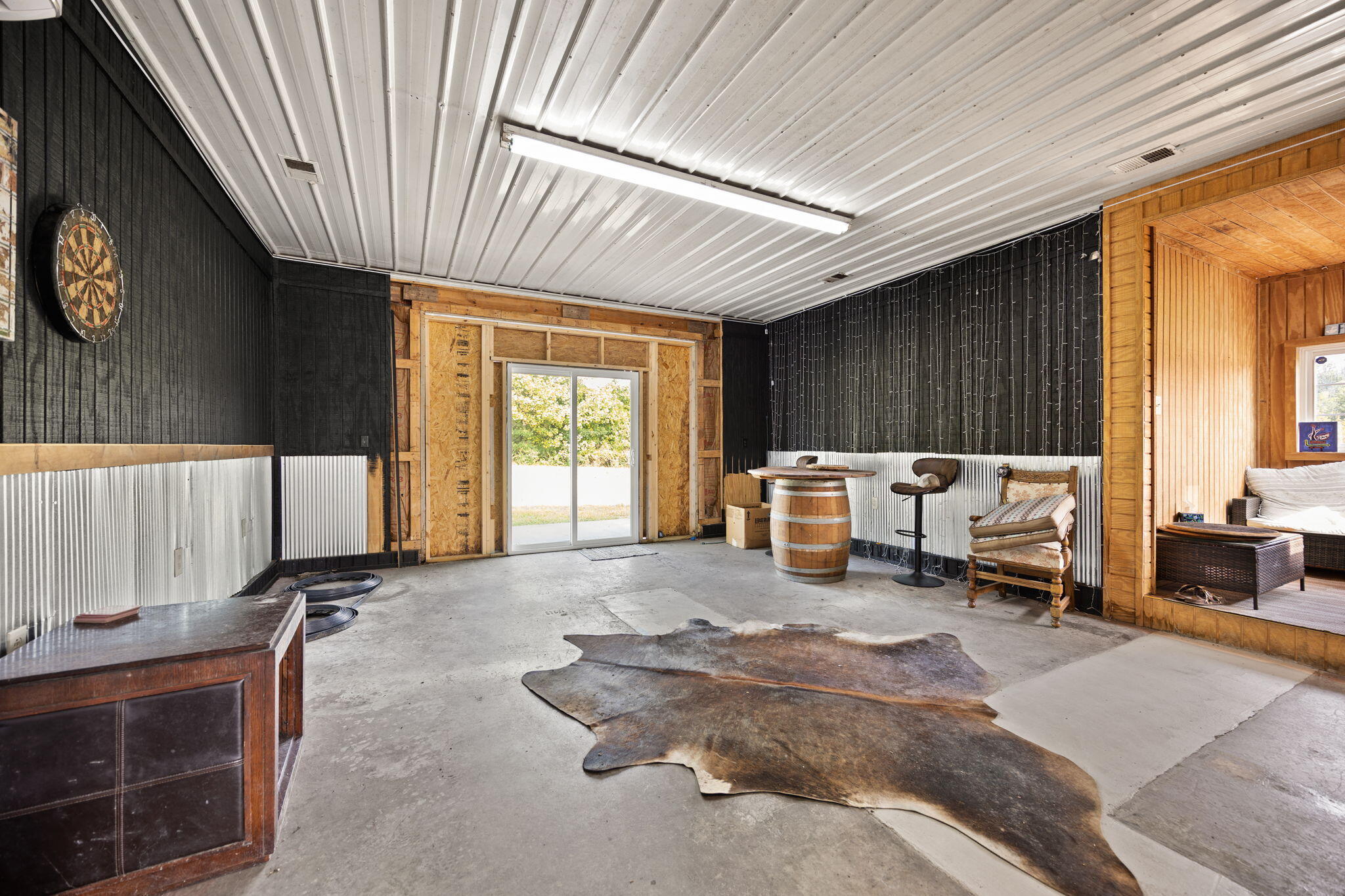 Russell Springs, Kentucky 42642, United States, 3 Bedrooms Bedrooms, ,3 BathroomsBathrooms,Residential,Active,204837