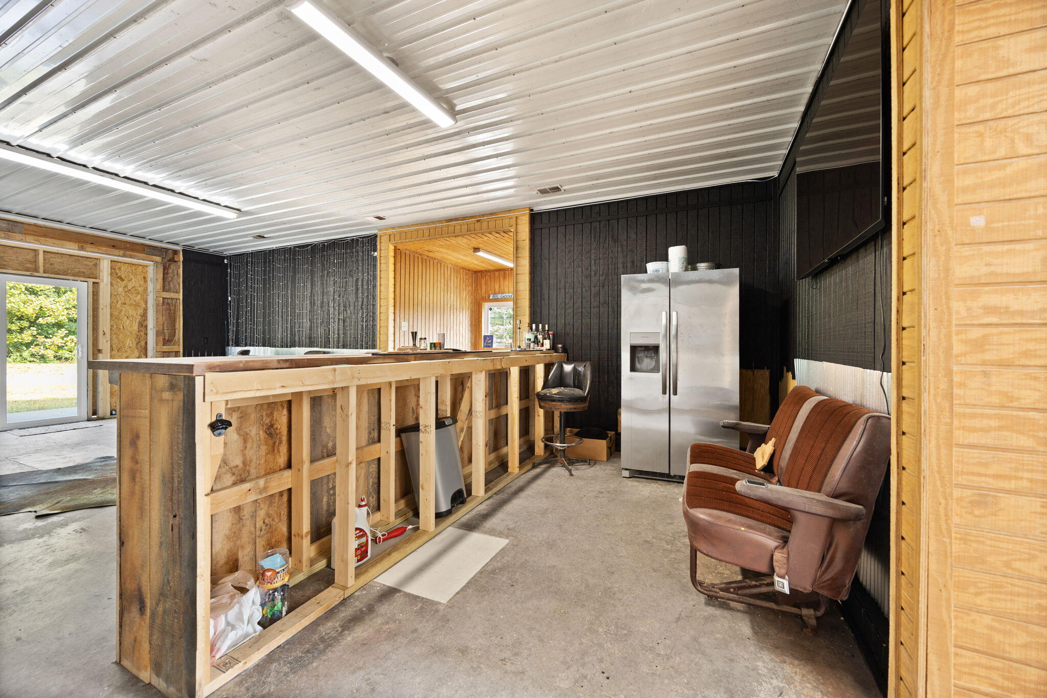 Russell Springs, Kentucky 42642, United States, 3 Bedrooms Bedrooms, ,3 BathroomsBathrooms,Residential,Active,204837