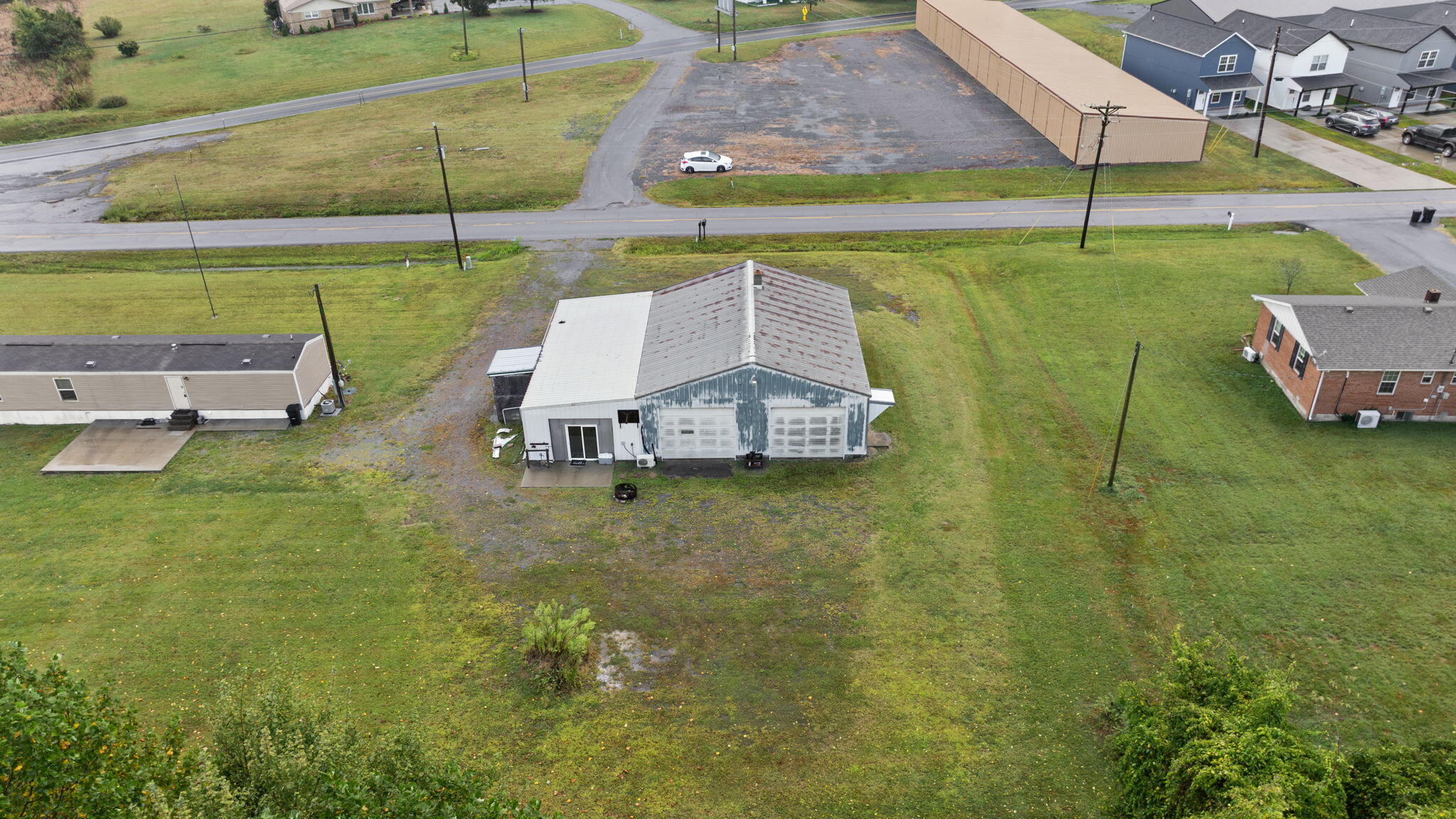 Russell Springs, Kentucky 42642, United States, 3 Bedrooms Bedrooms, ,3 BathroomsBathrooms,Residential,Active,204837