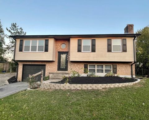 Photo of 546 Mt Tabor Road, Lexington, KY 40517 (MLS # 25503029)