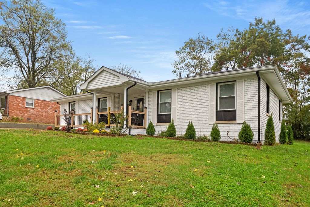Photo of 205 Echo Drive, Paris, KY 40361 (MLS # 25505133)