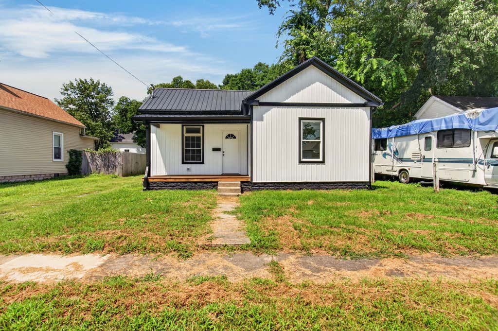 Photo of 403 Locust Street, Danville, KY 40422 (MLS # 26020784)