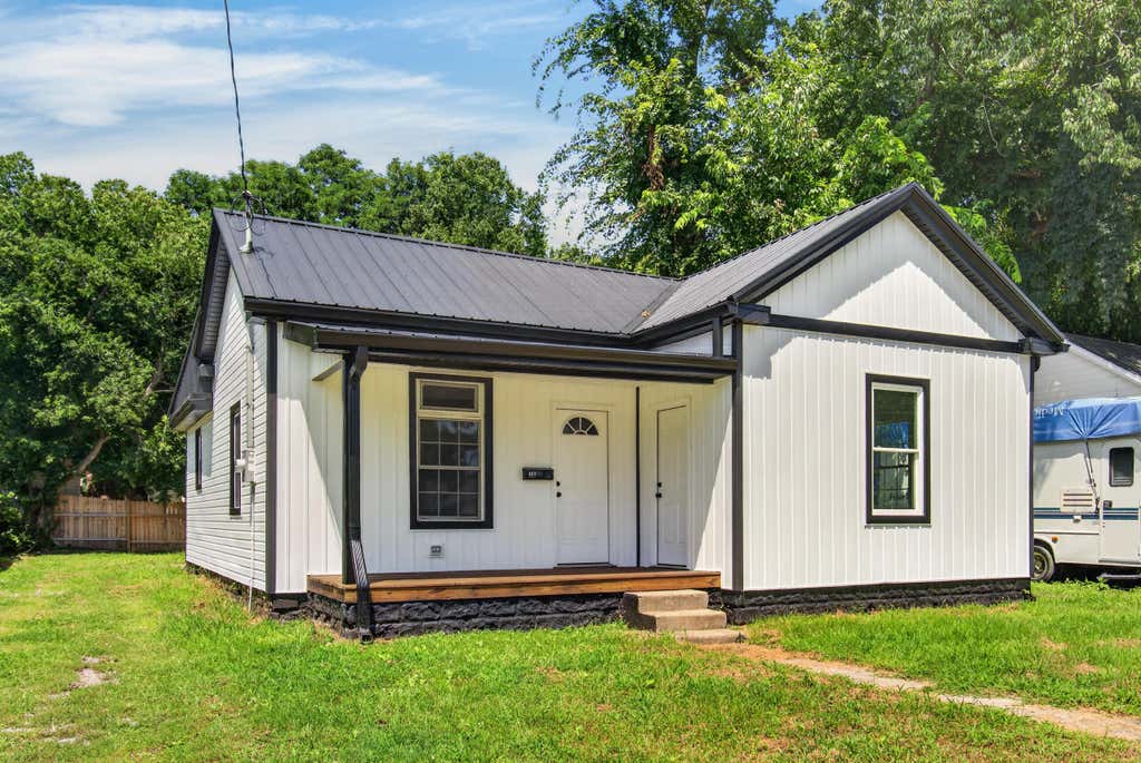 Photo of 403 Locust Street, Danville, KY 40422 (MLS # 26020784)
