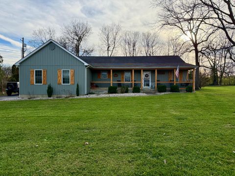 Photo of 401 Delaney Ferry Road, Versailles, KY 40383 (MLS # 25507138)