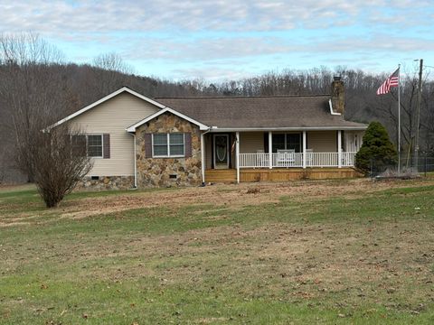 Photo of 4302 E 904 Highway, Williamsburg, KY 40769 (MLS # 25507686)