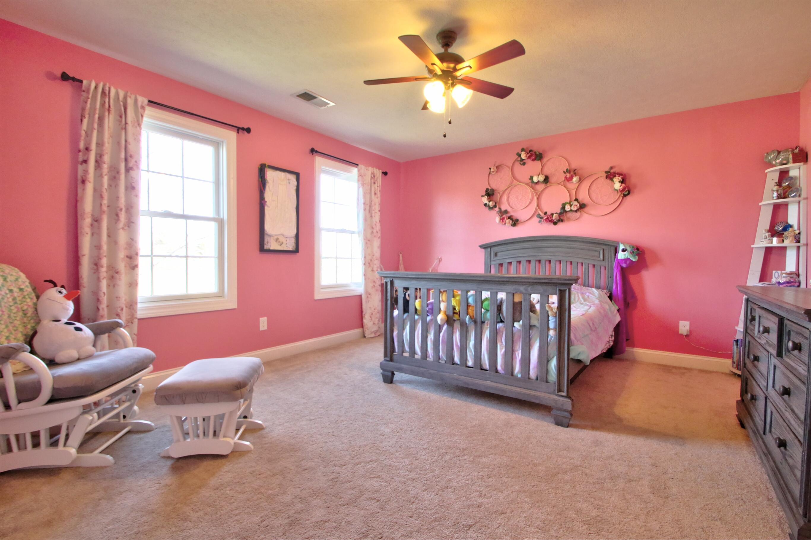 Paris, Kentucky 40361, United States, 4 Bedrooms Bedrooms, ,4 BathroomsBathrooms,Residential,Active,91909