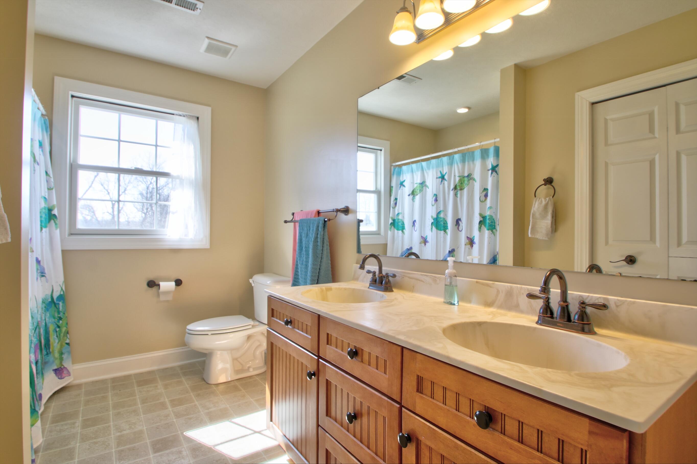 Paris, Kentucky 40361, United States, 4 Bedrooms Bedrooms, ,4 BathroomsBathrooms,Residential,Active,91909