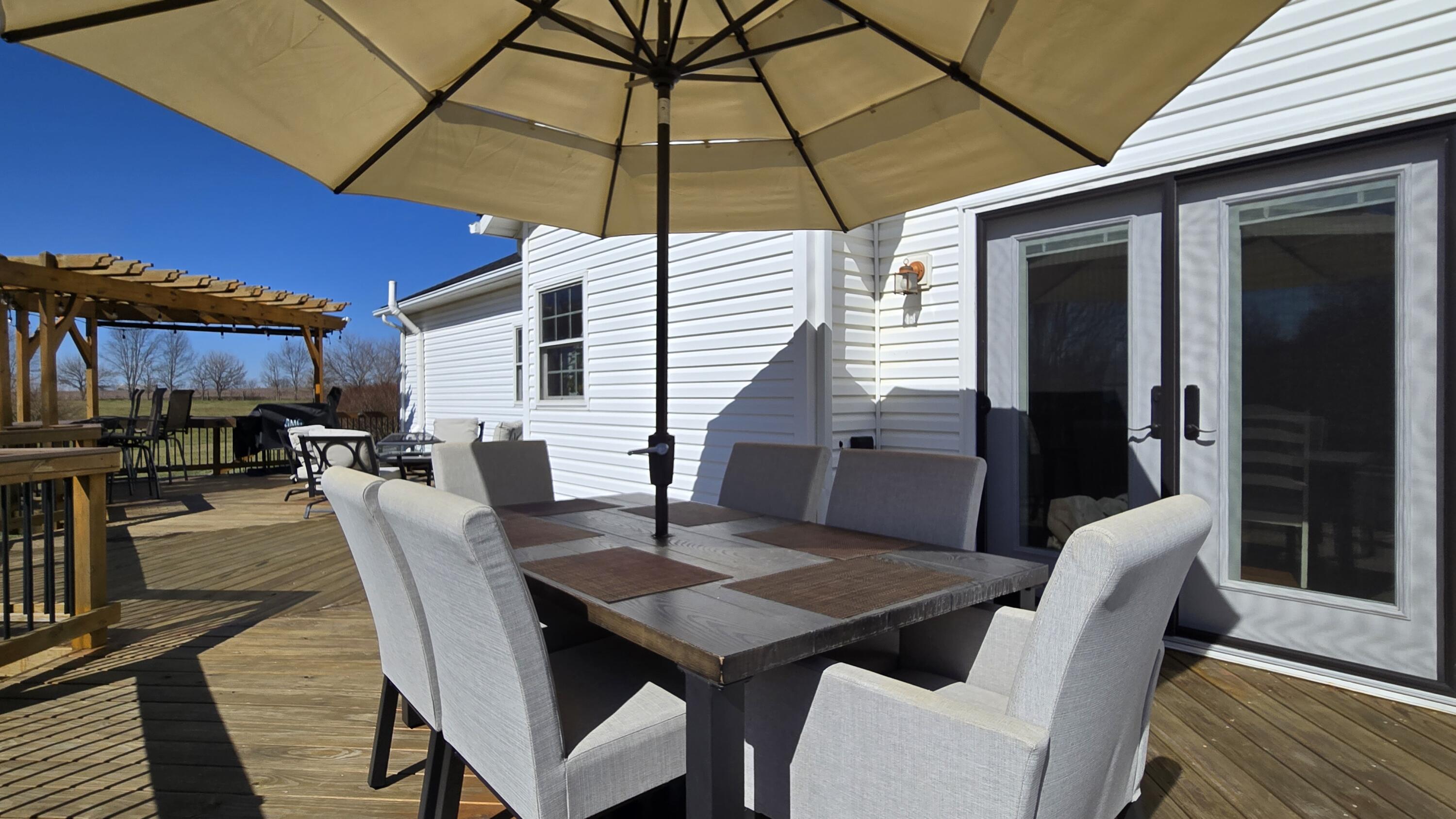 Paris, Kentucky 40361, United States, 4 Bedrooms Bedrooms, ,4 BathroomsBathrooms,Residential,Active,91909