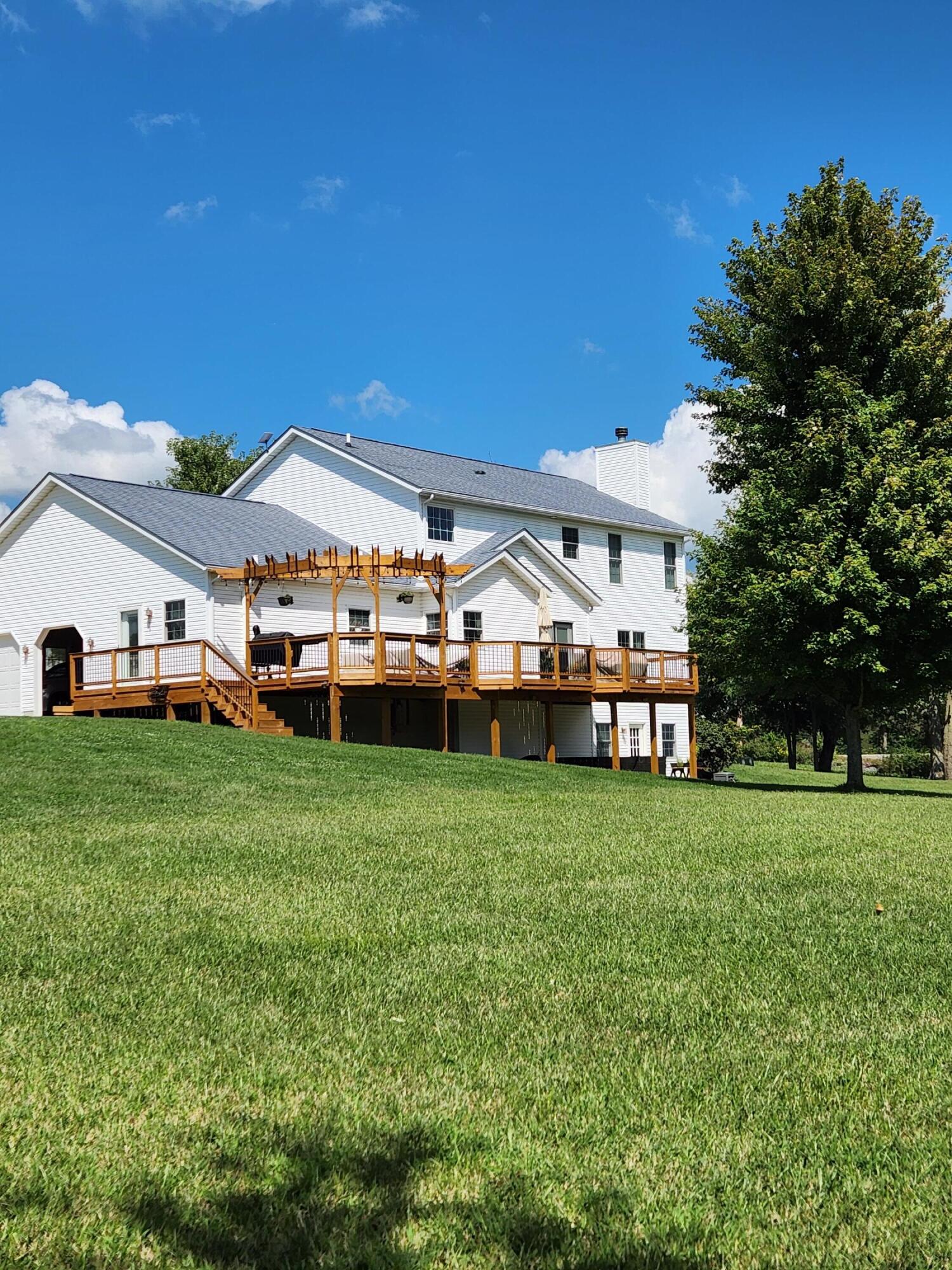 Paris, Kentucky 40361, United States, 4 Bedrooms Bedrooms, ,4 BathroomsBathrooms,Residential,Active,91909