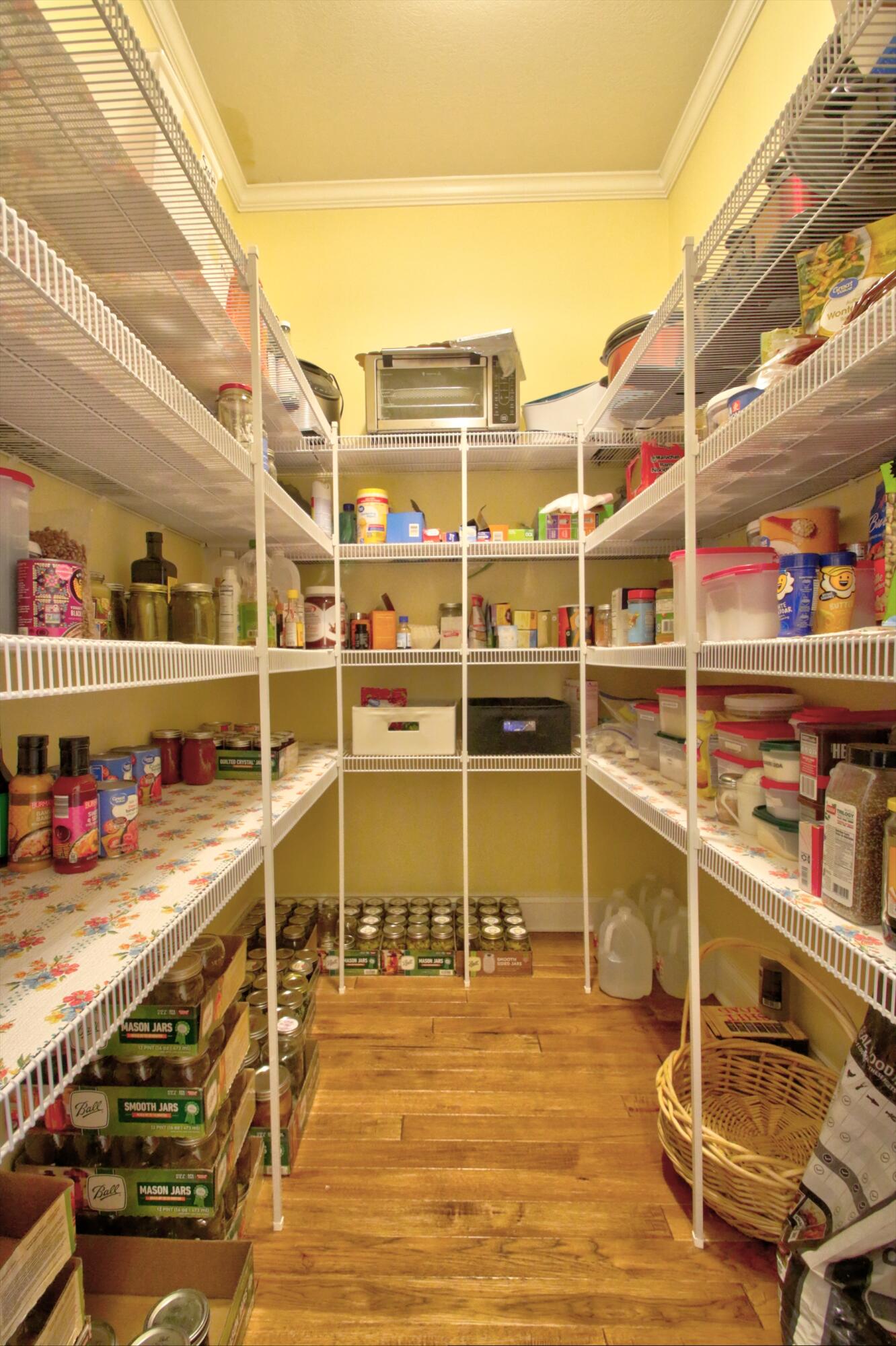 Paris, Kentucky 40361, United States, 4 Bedrooms Bedrooms, ,4 BathroomsBathrooms,Residential,Active,91909