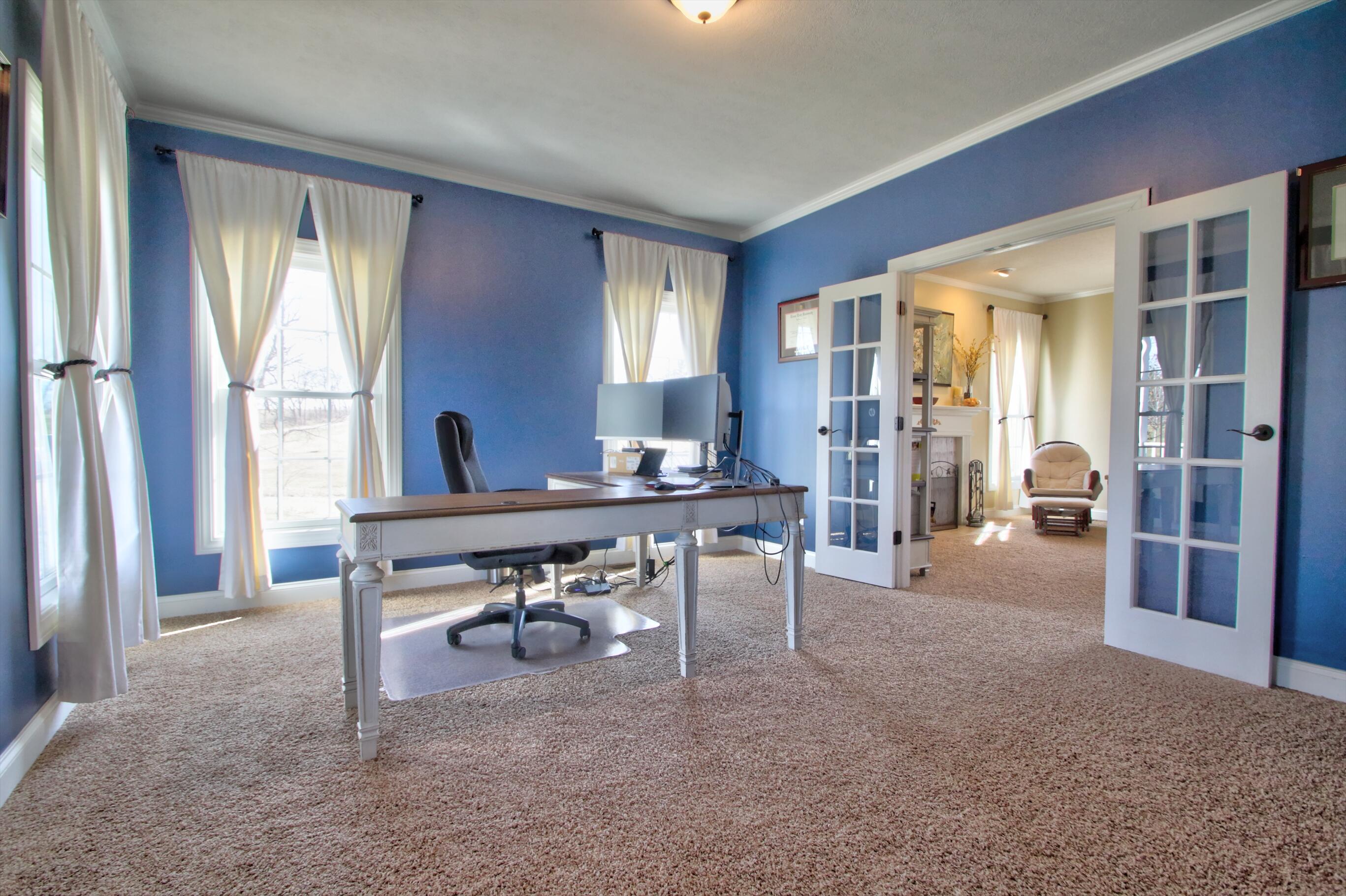 Paris, Kentucky 40361, United States, 4 Bedrooms Bedrooms, ,4 BathroomsBathrooms,Residential,Active,91909