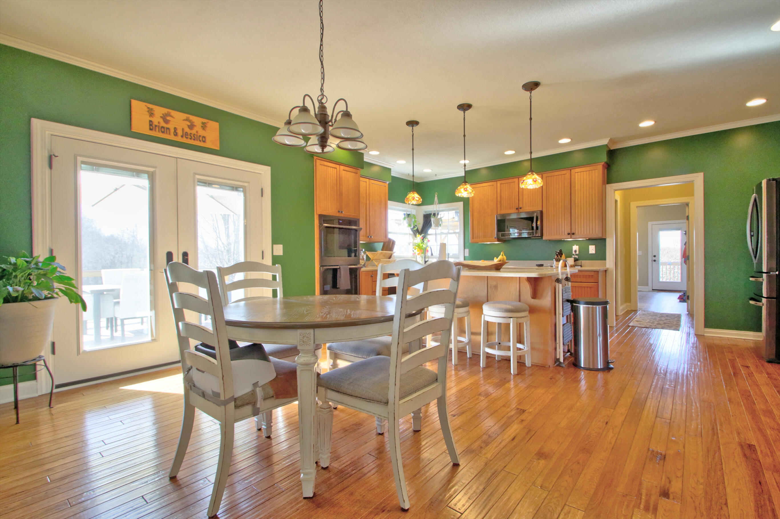 Paris, Kentucky 40361, United States, 4 Bedrooms Bedrooms, ,4 BathroomsBathrooms,Residential,Active,91909