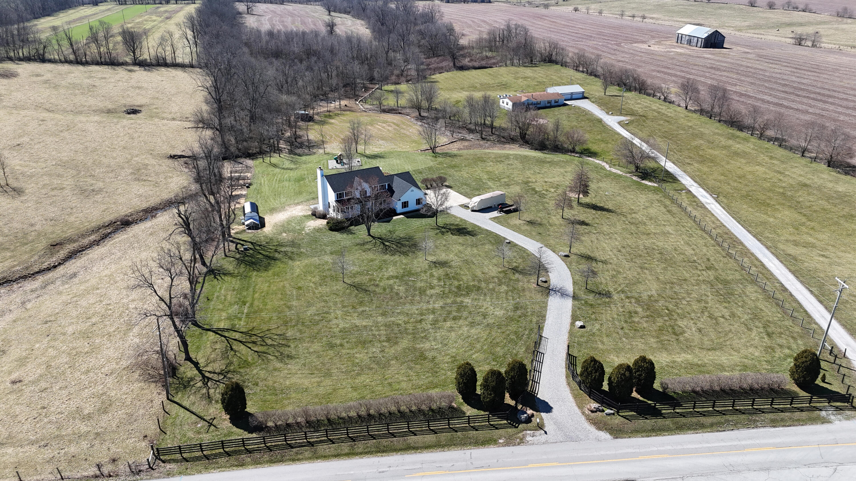 Paris, Kentucky 40361, United States, 4 Bedrooms Bedrooms, ,4 BathroomsBathrooms,Residential,Active,91909