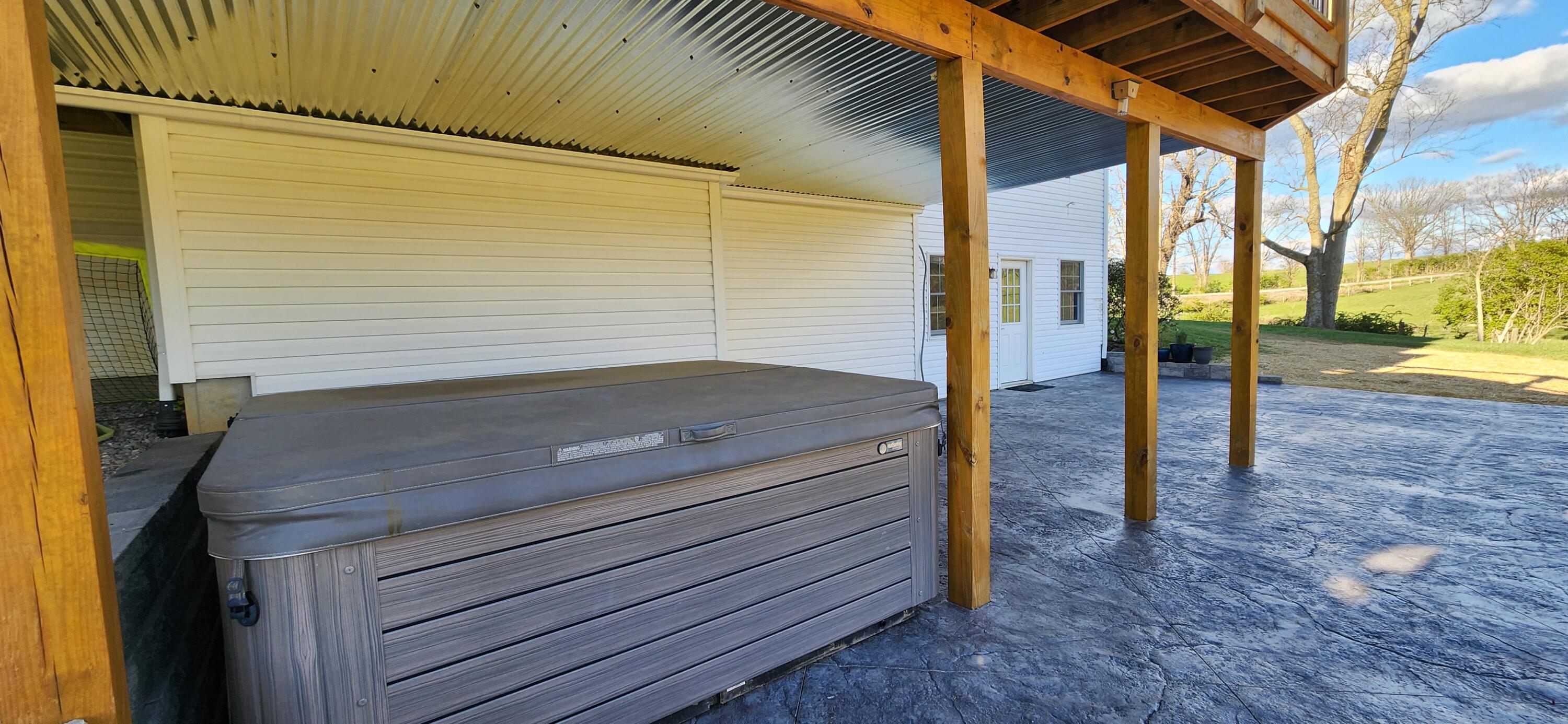 Paris, Kentucky 40361, United States, 4 Bedrooms Bedrooms, ,4 BathroomsBathrooms,Residential,Active,91909