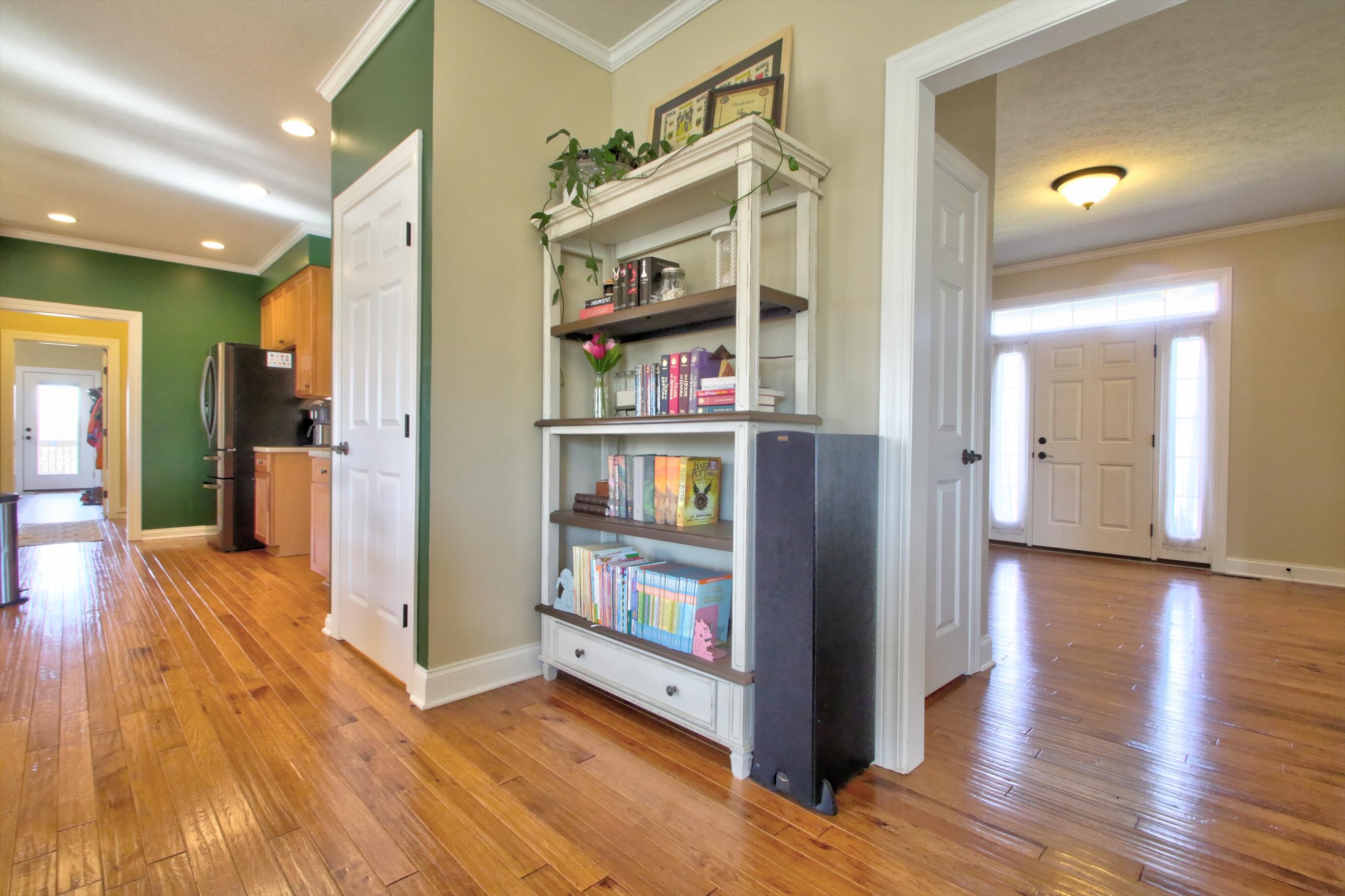 Paris, Kentucky 40361, United States, 4 Bedrooms Bedrooms, ,4 BathroomsBathrooms,Residential,Active,91909