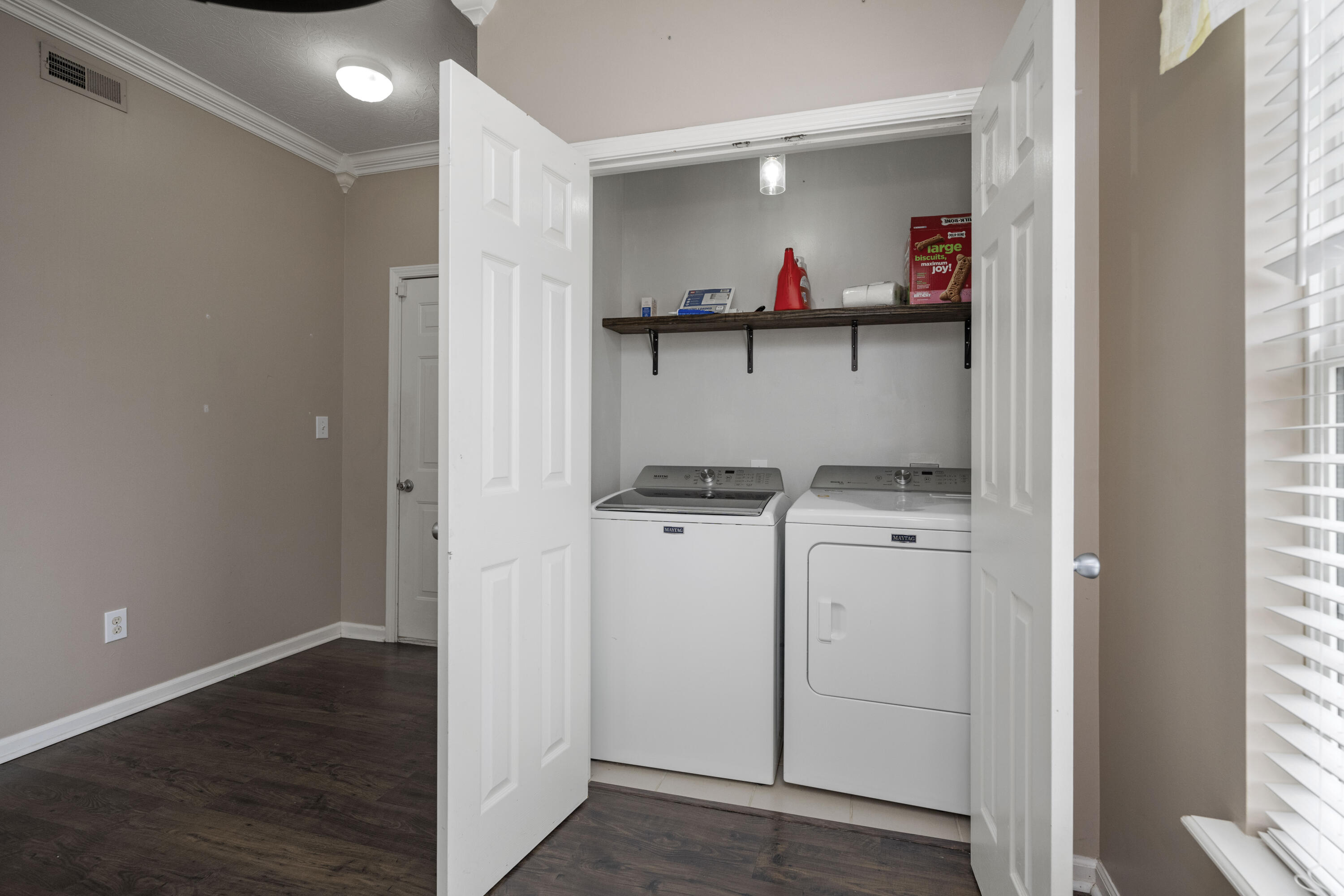 Richmond, Kentucky 40475, United States, 3 Bedrooms Bedrooms, ,3 BathroomsBathrooms,Residential,Active,97687