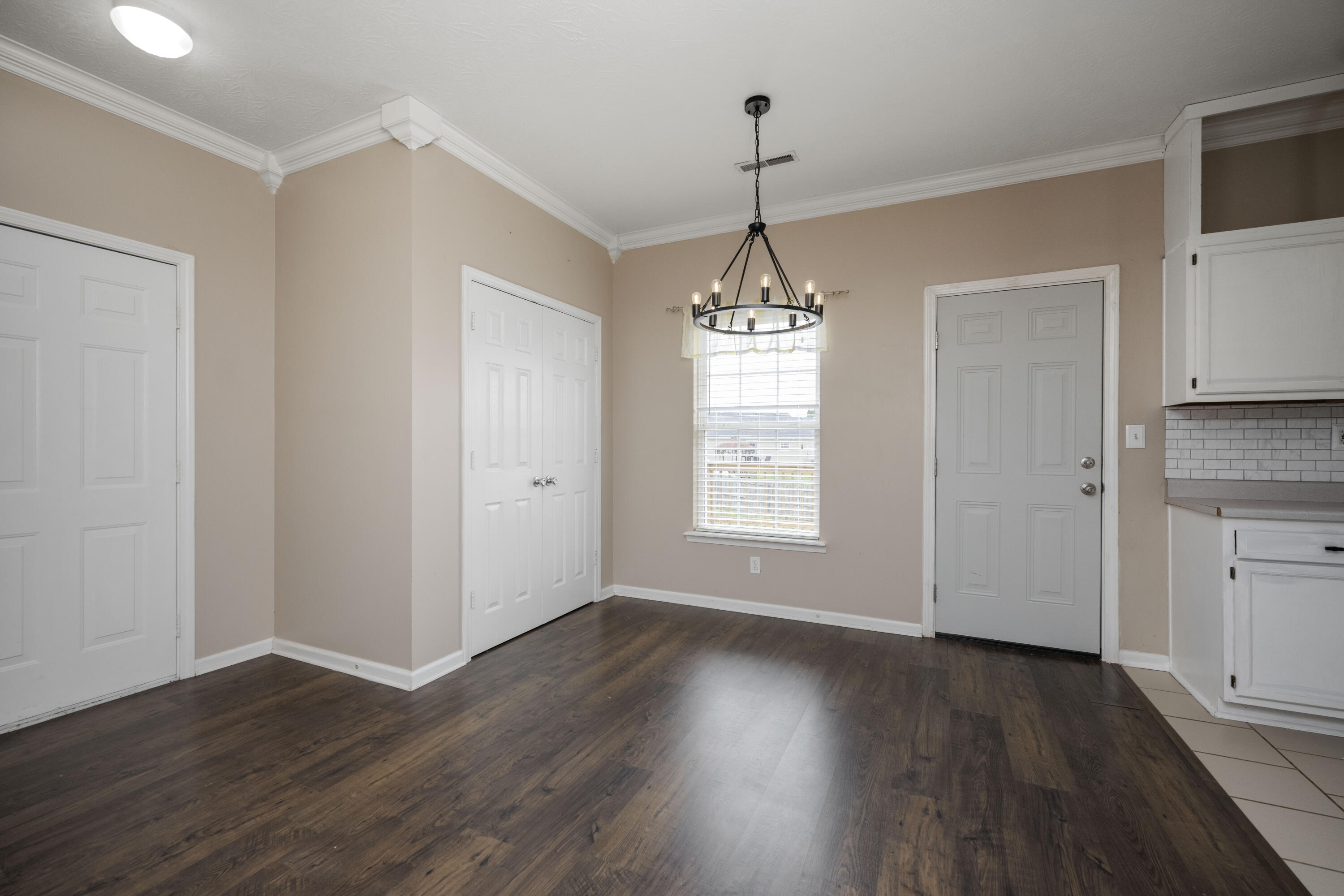 Richmond, Kentucky 40475, United States, 3 Bedrooms Bedrooms, ,3 BathroomsBathrooms,Residential,Active,97687