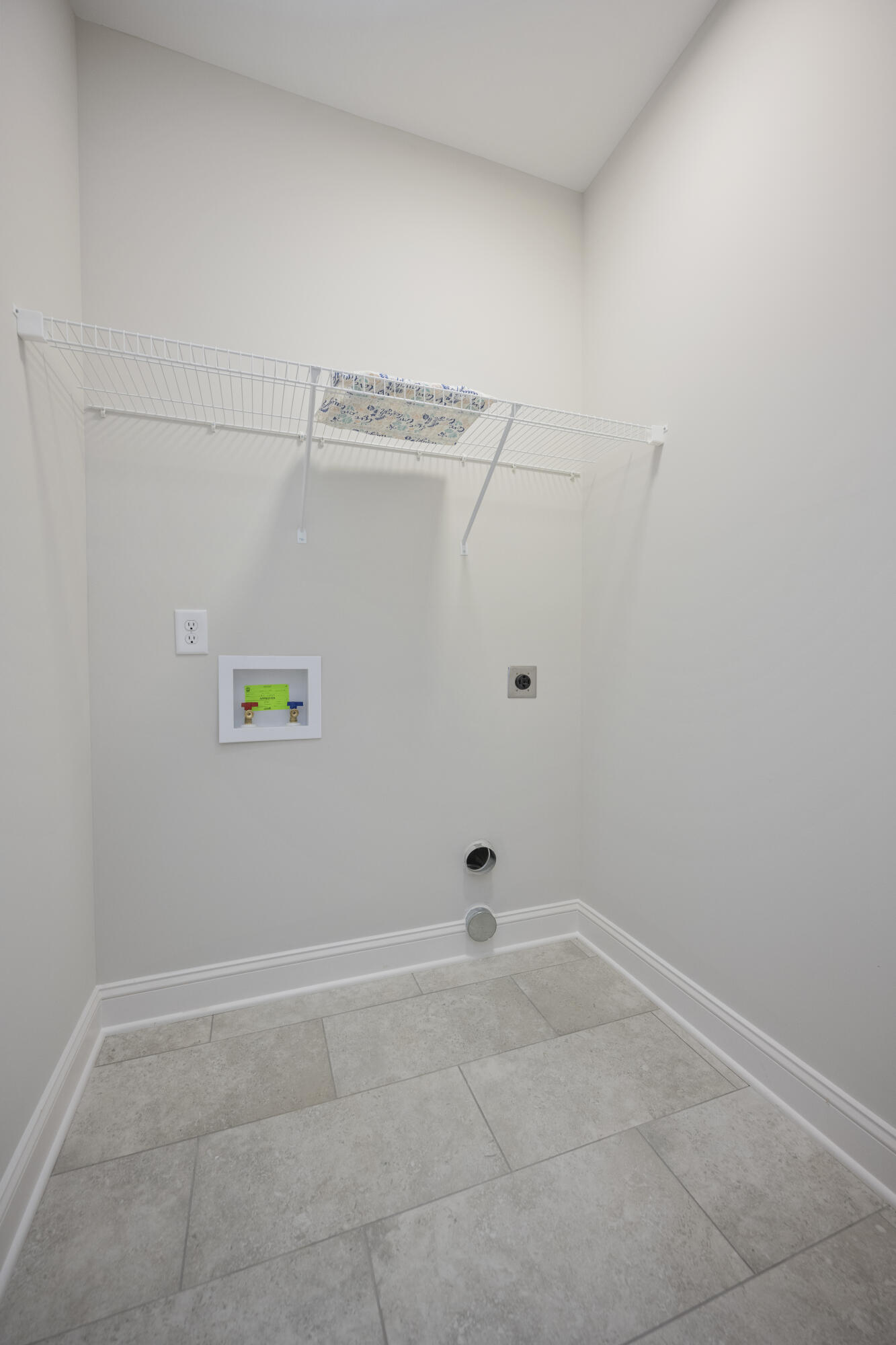 Richmond, Kentucky 40475, United States, 3 Bedrooms Bedrooms, ,2 BathroomsBathrooms,Residential,Active,127128