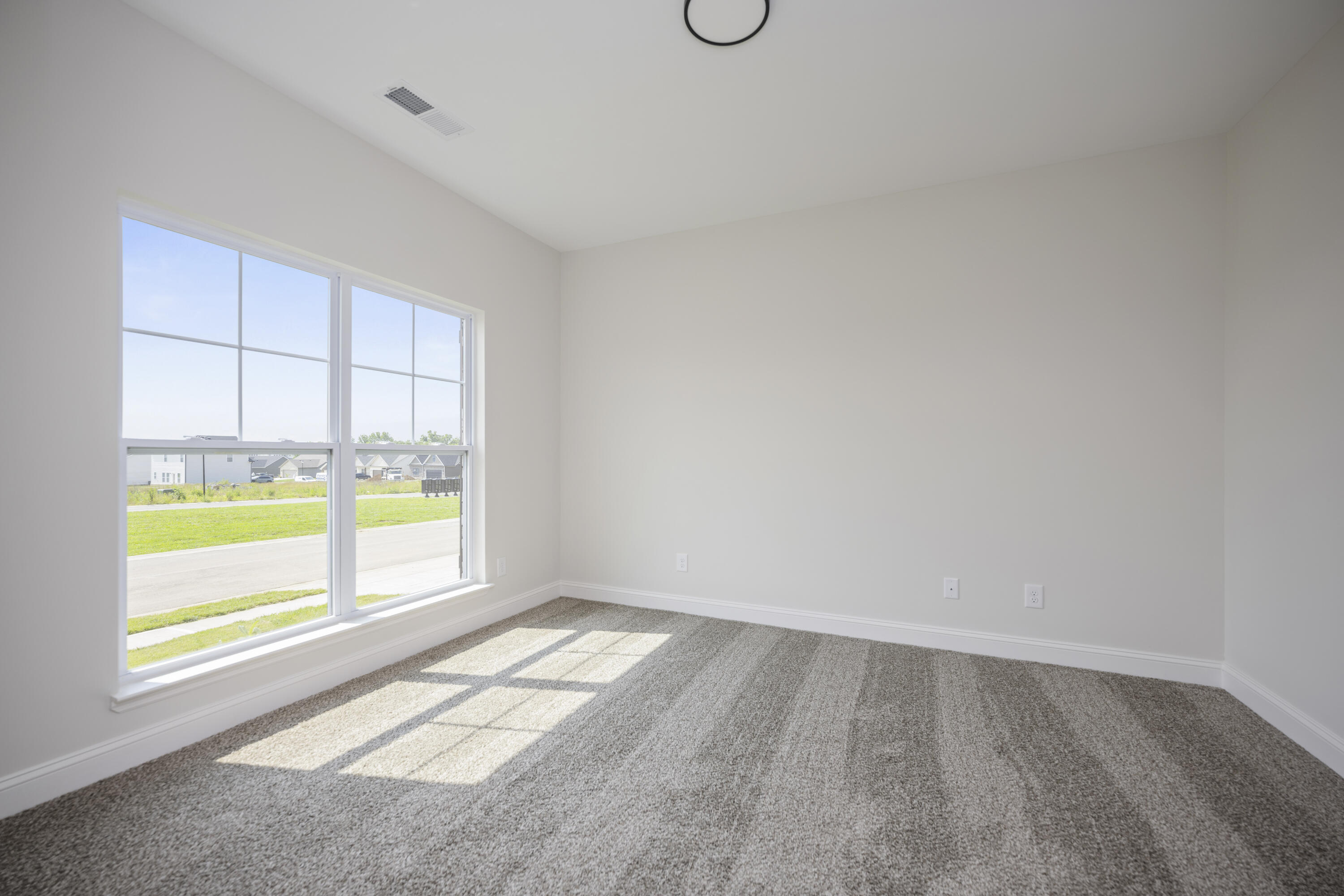 Richmond, Kentucky 40475, United States, 3 Bedrooms Bedrooms, ,2 BathroomsBathrooms,Residential,Active,127128