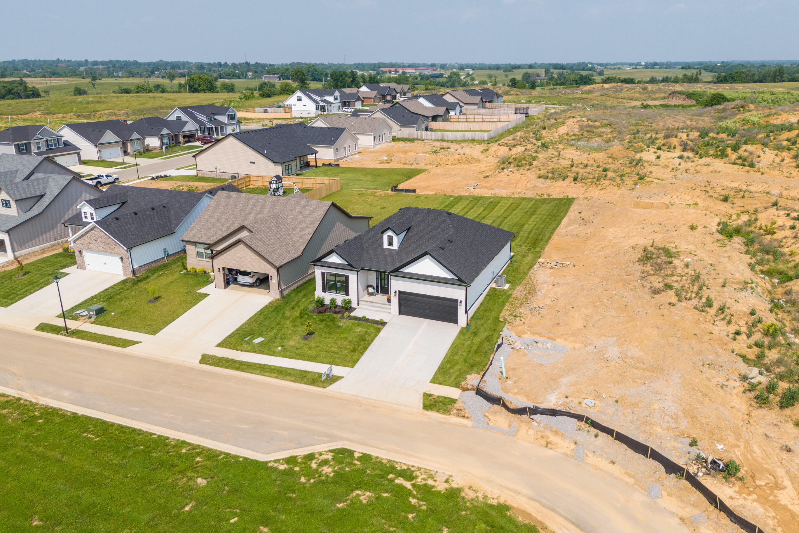 Richmond, Kentucky 40475, United States, 3 Bedrooms Bedrooms, ,2 BathroomsBathrooms,Residential,Active,127128