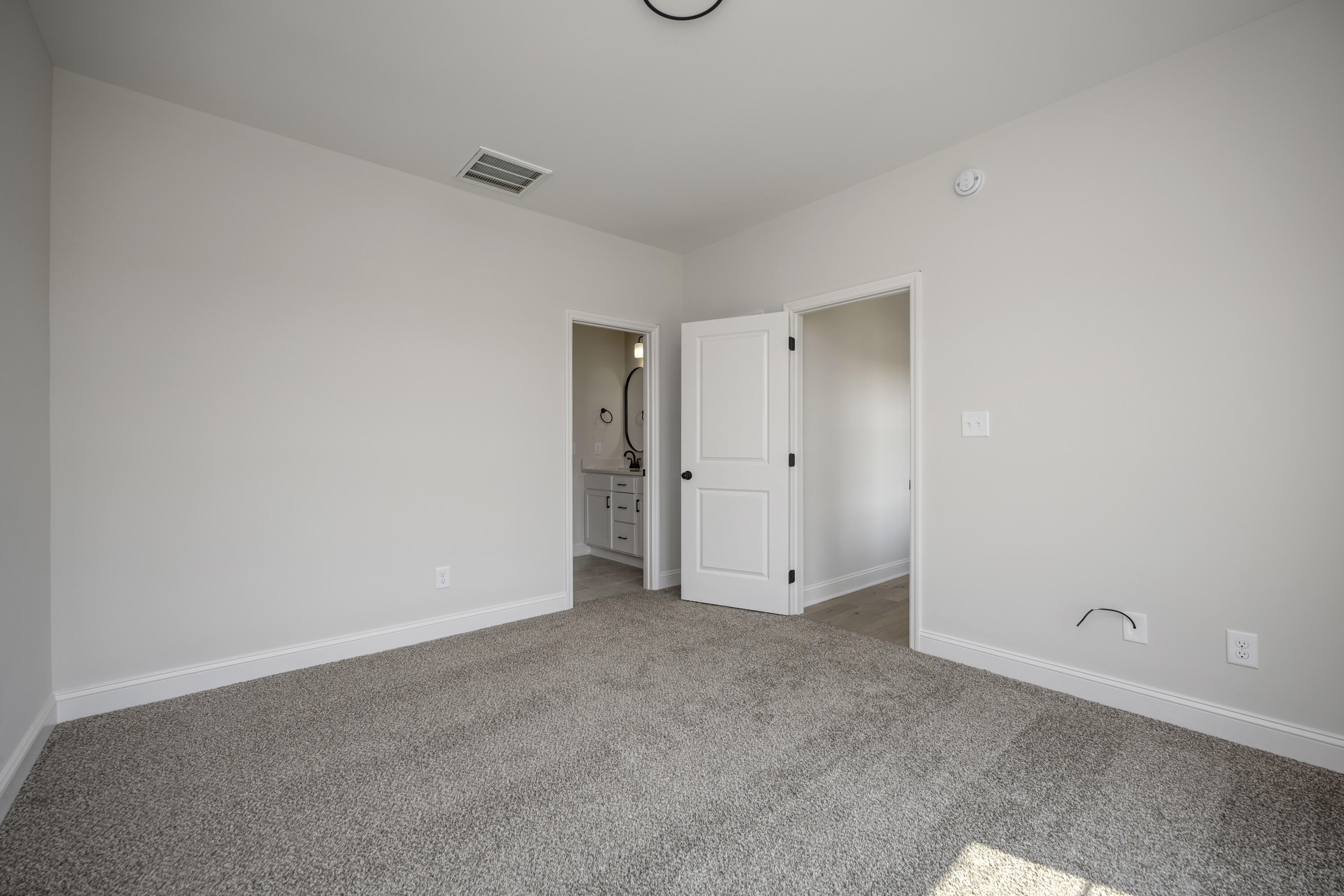 Richmond, Kentucky 40475, United States, 3 Bedrooms Bedrooms, ,2 BathroomsBathrooms,Residential,Active,127128