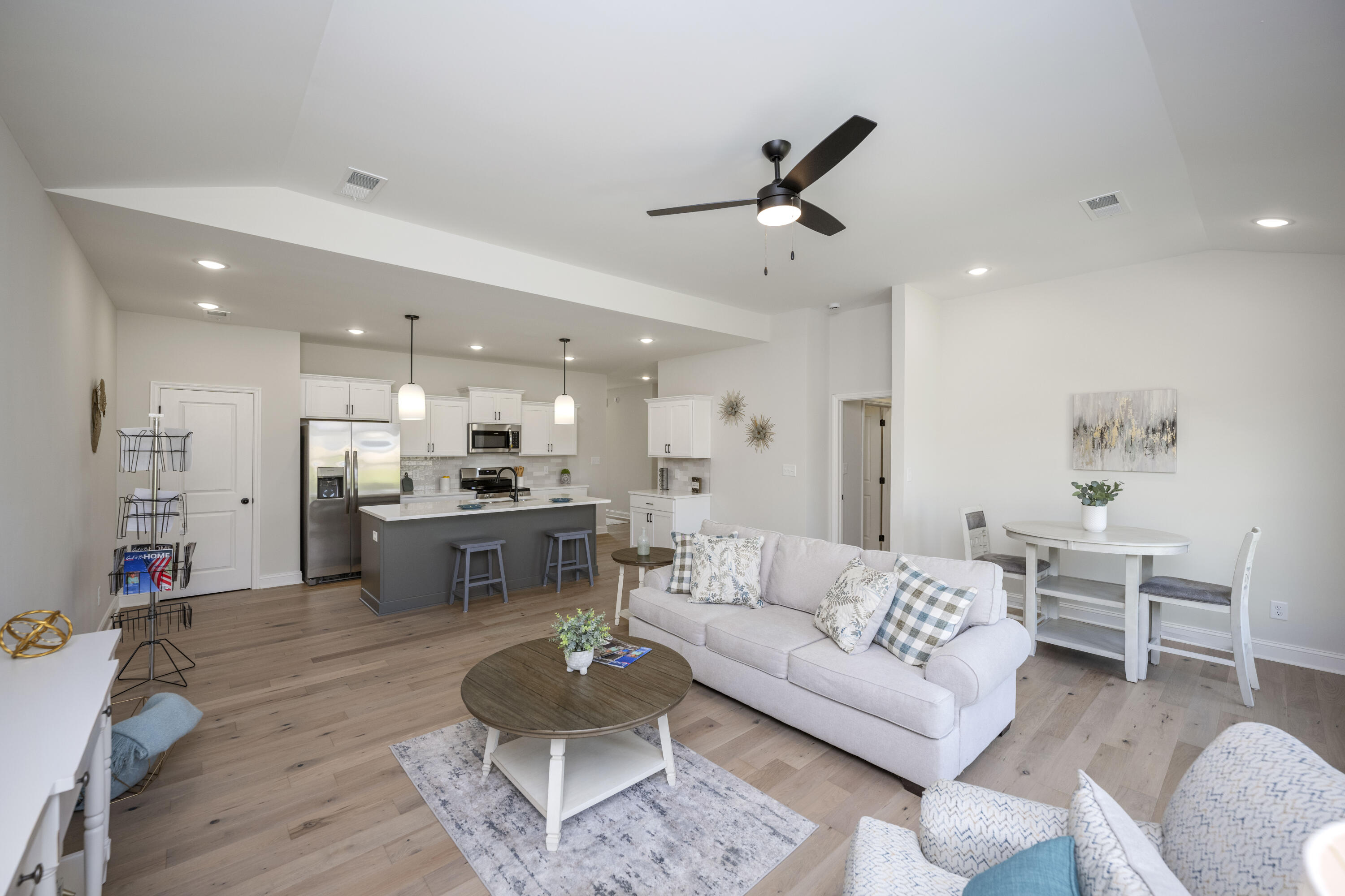 Richmond, Kentucky 40475, United States, 3 Bedrooms Bedrooms, ,2 BathroomsBathrooms,Residential,Active,127128