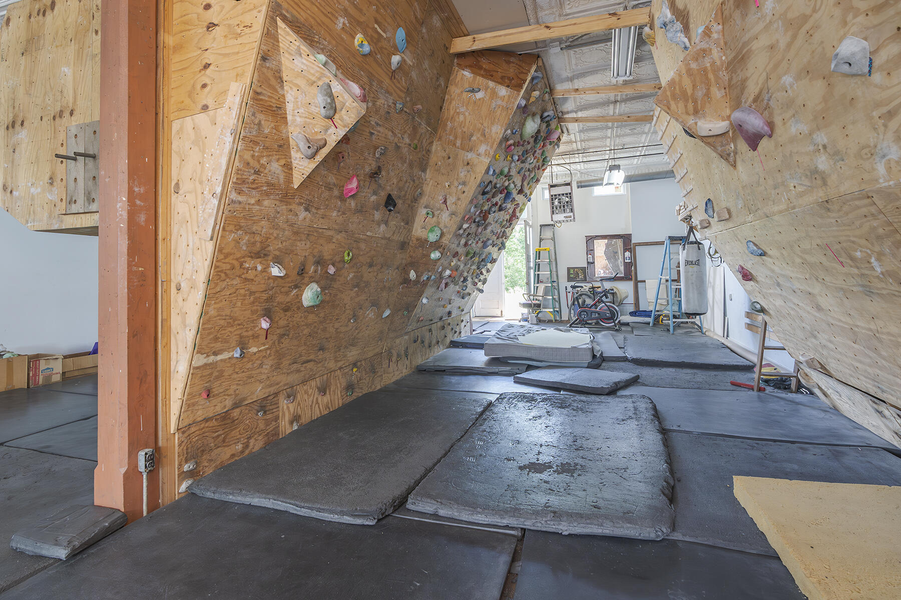 Stanton, Kentucky 40380, United States, ,Commercial,Active,194524