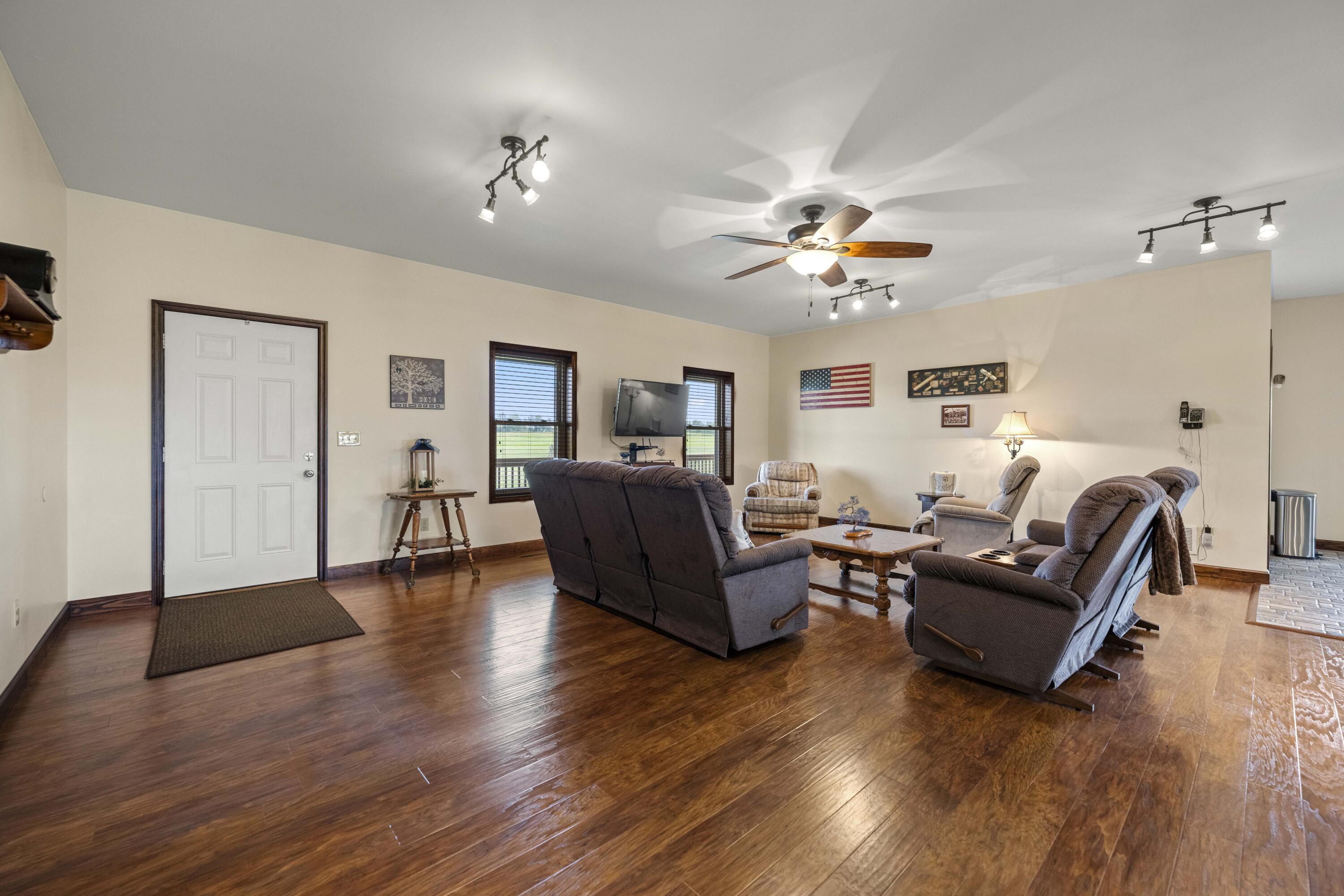 Brodhead, Kentucky 40409, United States, 4 Bedrooms Bedrooms, ,4 BathroomsBathrooms,Residential,Active,196724