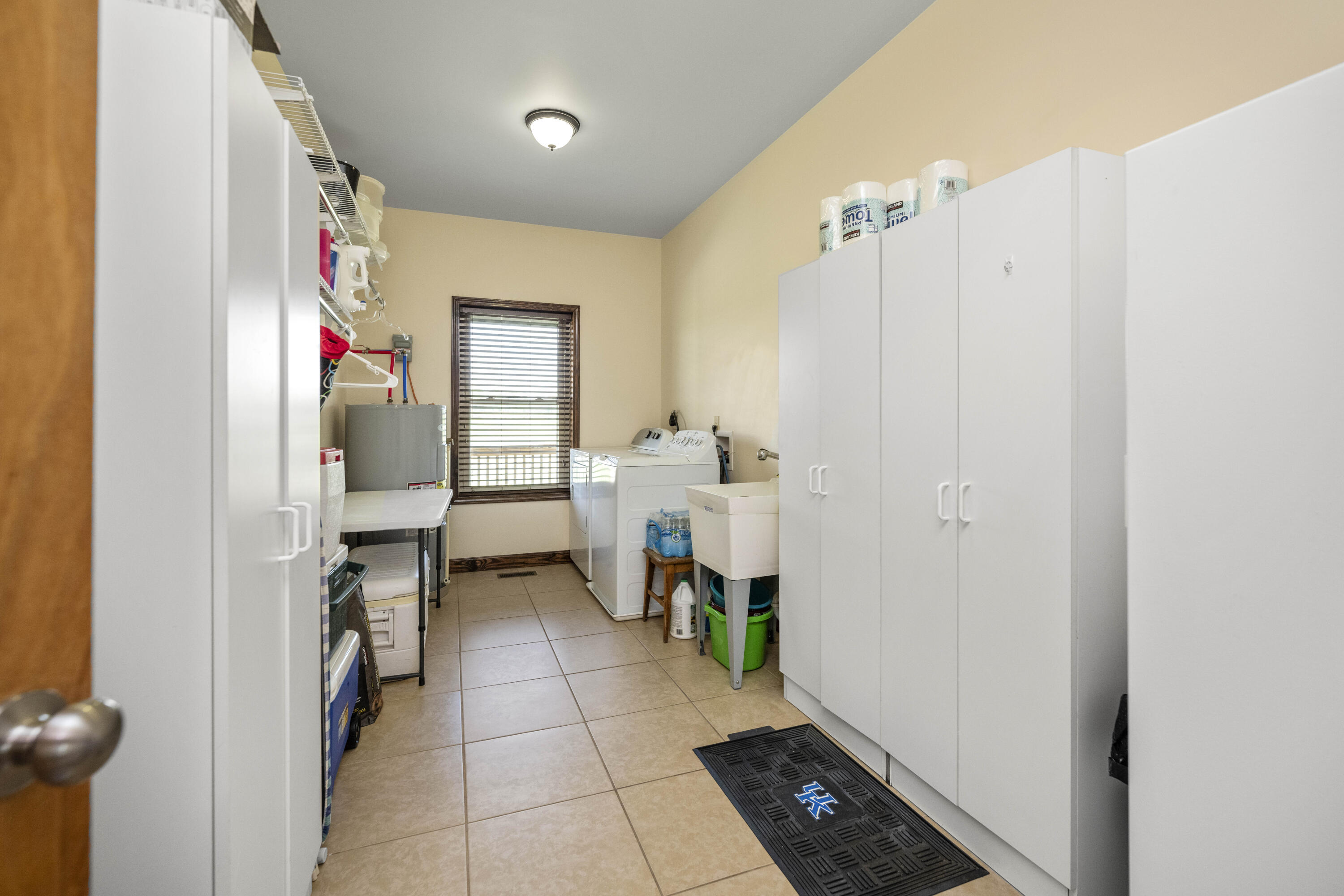 Brodhead, Kentucky 40409, United States, 4 Bedrooms Bedrooms, ,4 BathroomsBathrooms,Residential,Active,196724