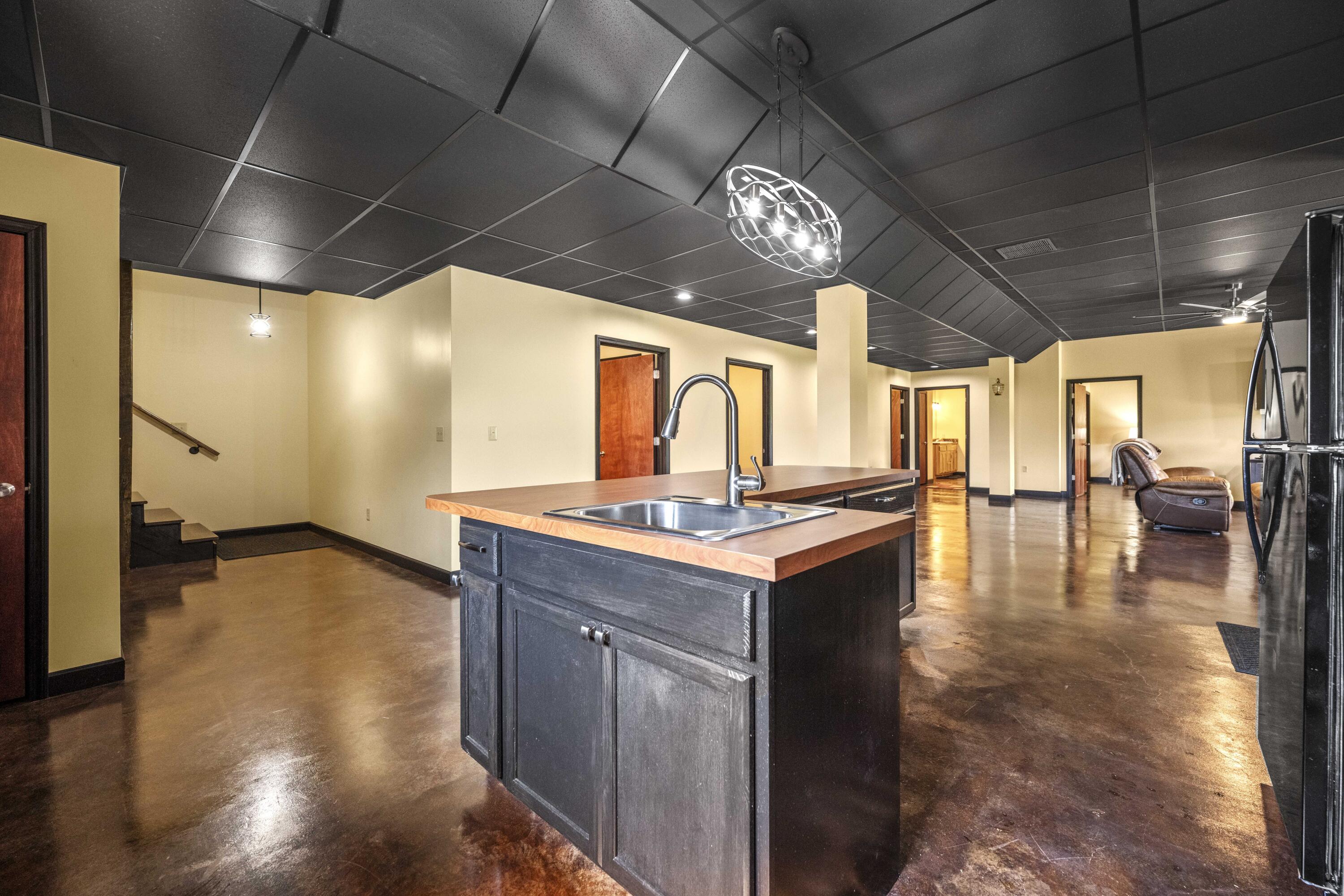 Brodhead, Kentucky 40409, United States, 4 Bedrooms Bedrooms, ,4 BathroomsBathrooms,Residential,Active,196724