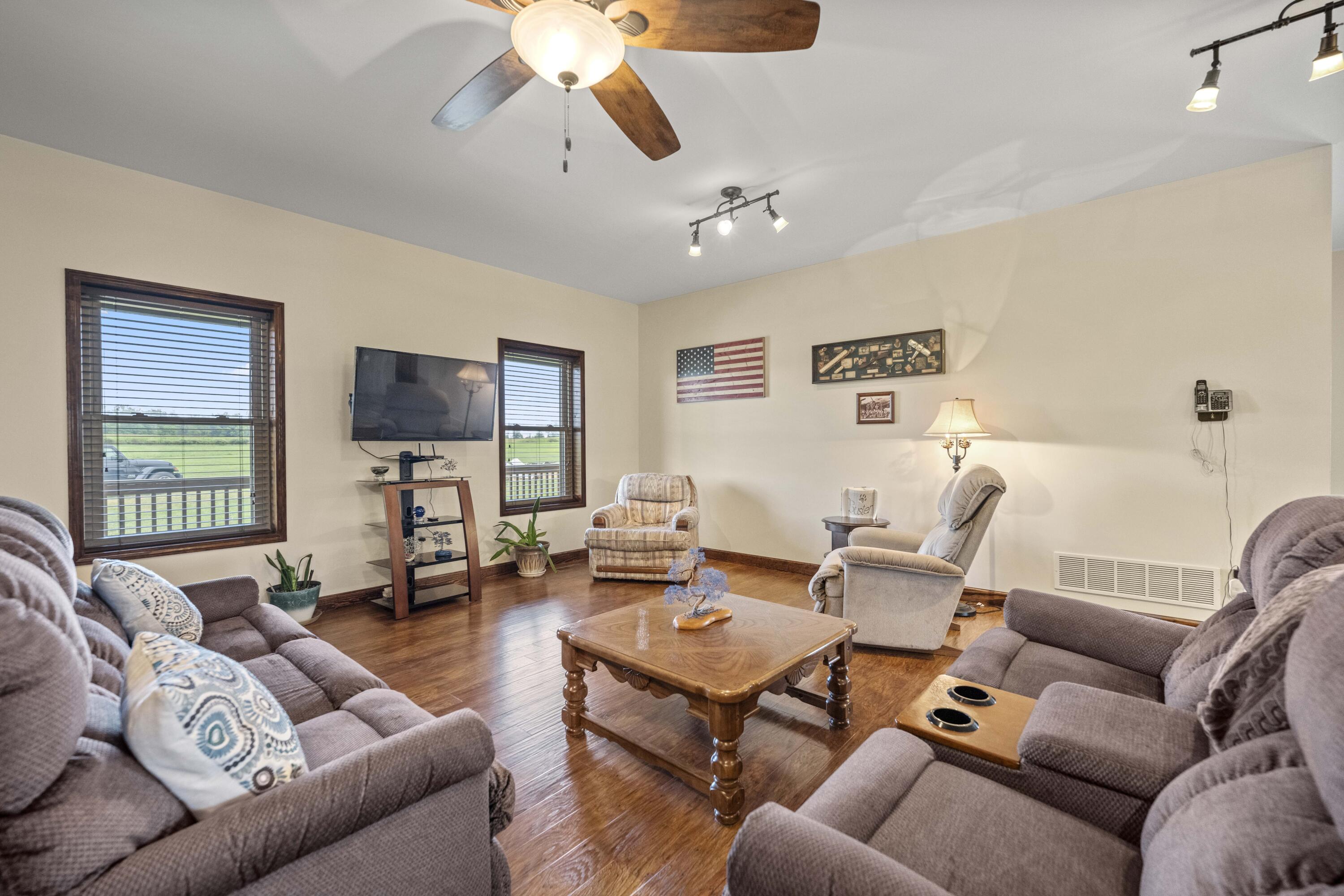 Brodhead, Kentucky 40409, United States, 4 Bedrooms Bedrooms, ,4 BathroomsBathrooms,Residential,Active,196724