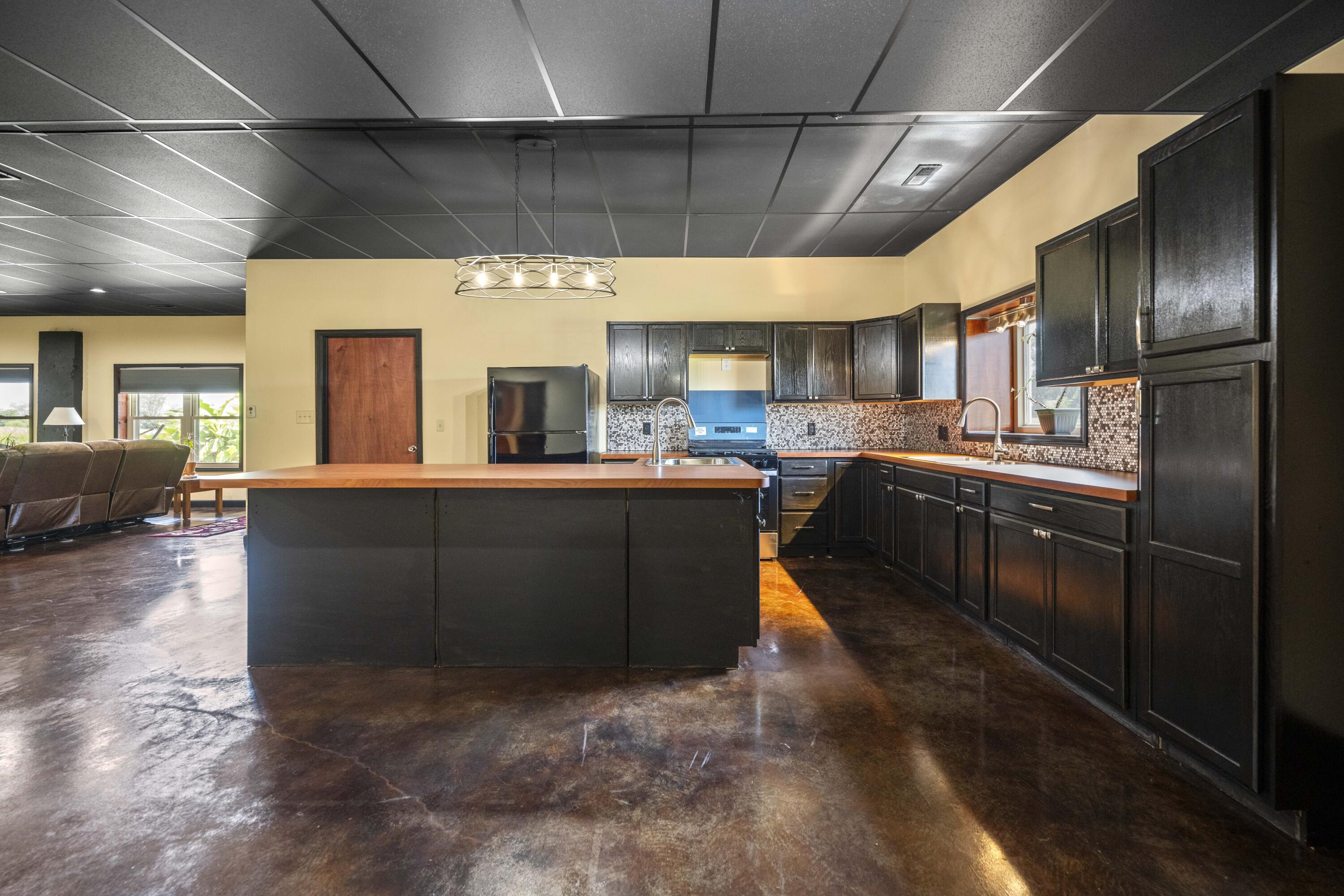 Brodhead, Kentucky 40409, United States, 4 Bedrooms Bedrooms, ,4 BathroomsBathrooms,Residential,Active,196724