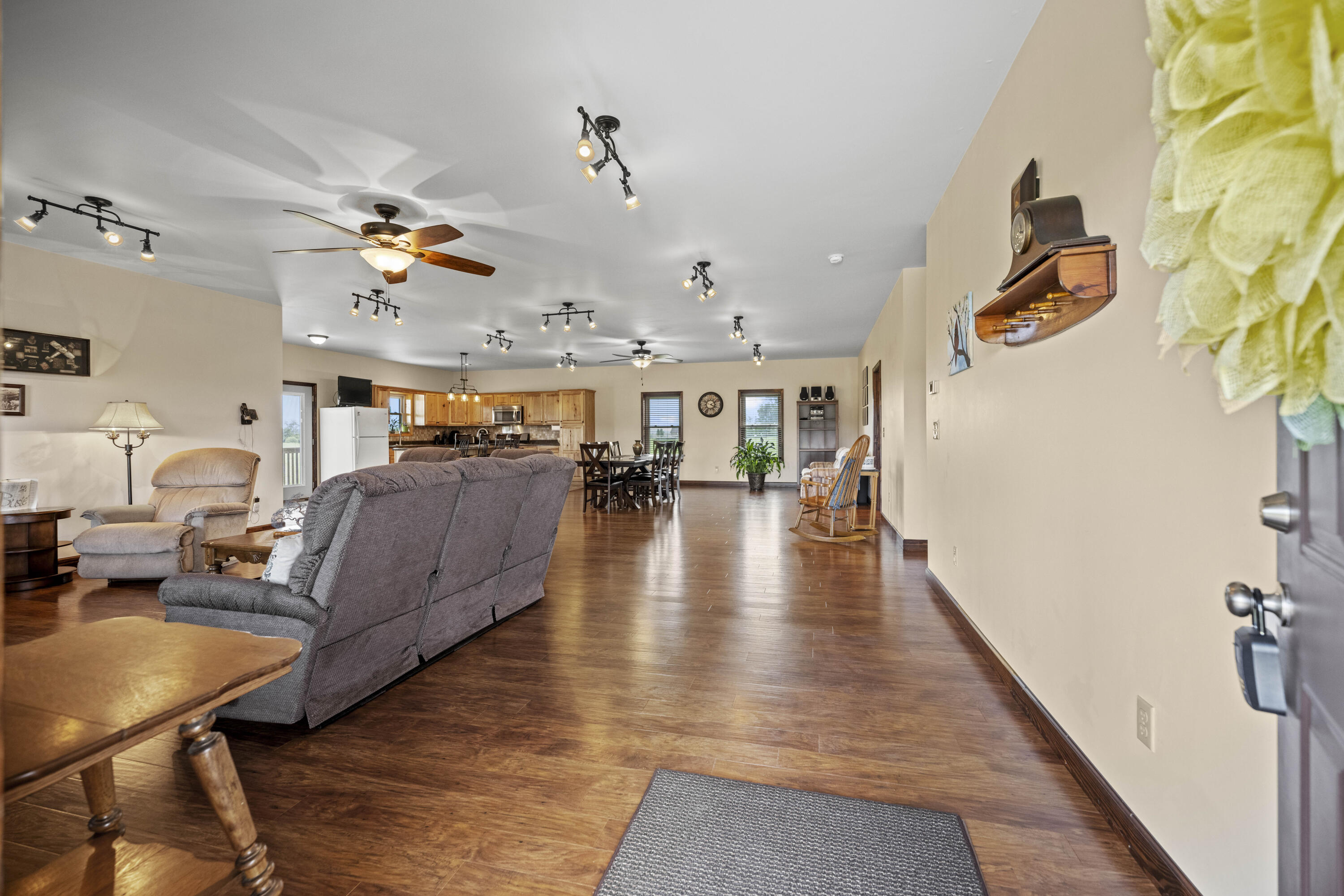 Brodhead, Kentucky 40409, United States, 4 Bedrooms Bedrooms, ,4 BathroomsBathrooms,Residential,Active,196724