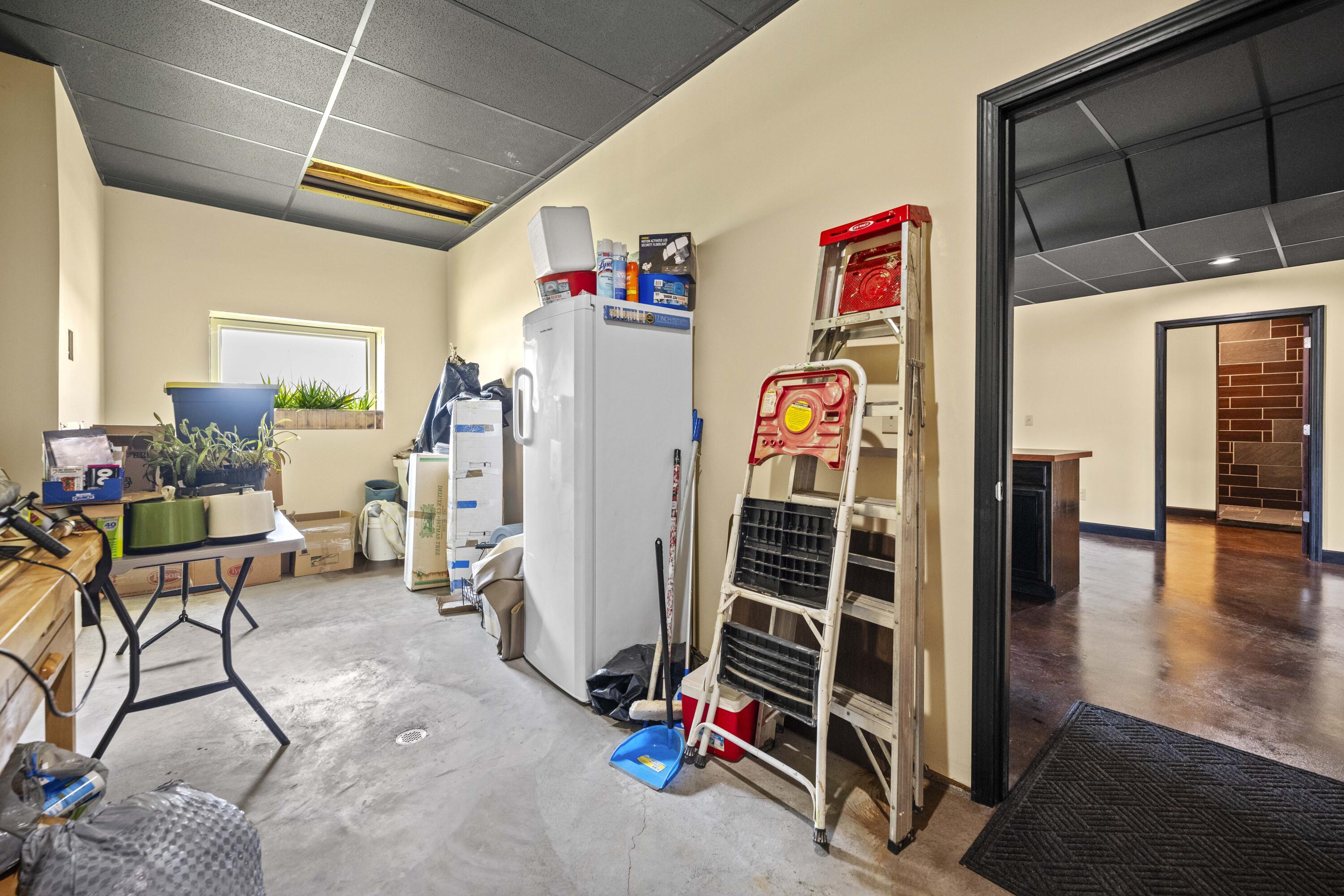 Brodhead, Kentucky 40409, United States, 4 Bedrooms Bedrooms, ,4 BathroomsBathrooms,Residential,Active,196724