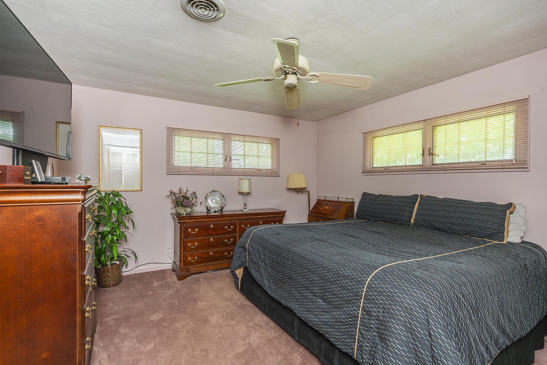 Lexington, Kentucky 40502, United States, 3 Bedrooms Bedrooms, ,2 BathroomsBathrooms,Residential,Active,116864