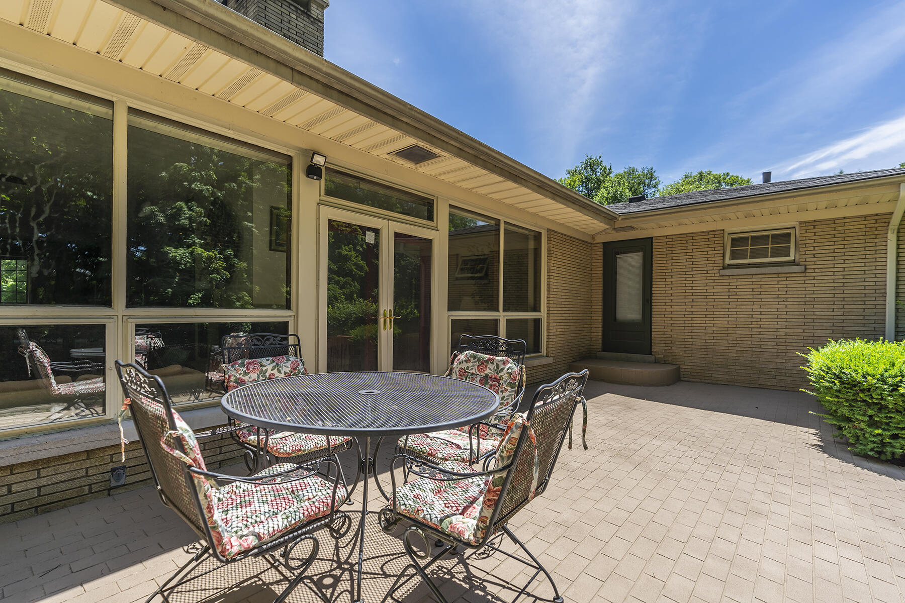 Lexington, Kentucky 40502, United States, 3 Bedrooms Bedrooms, ,2 BathroomsBathrooms,Residential,Active,116864