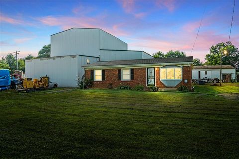 Photo of 2245/2251 N Yarnallton Pike, Lexington, KY 40511 (MLS # 25017399)