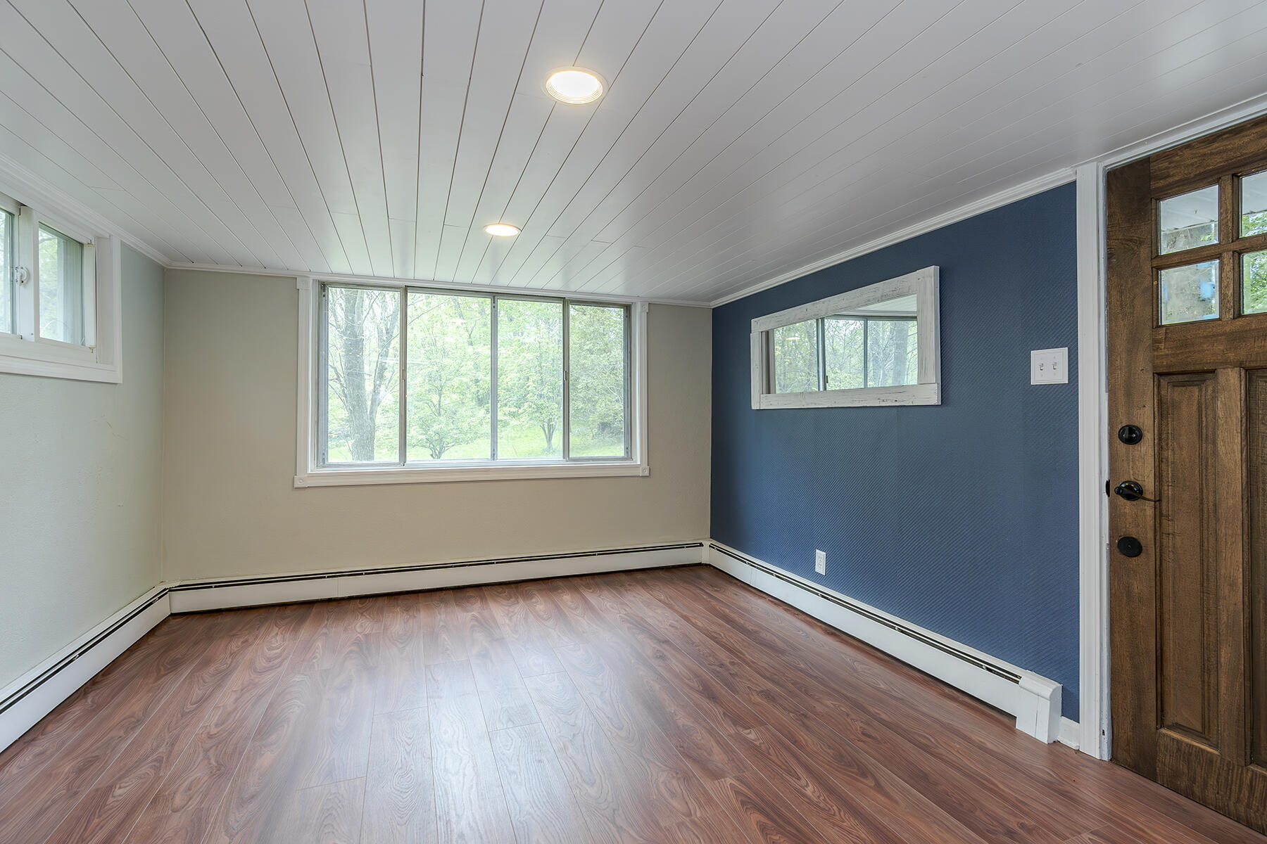 Berea, Kentucky 40403, United States, 4 Bedrooms Bedrooms, ,3 BathroomsBathrooms,Residential,Contingent,115744