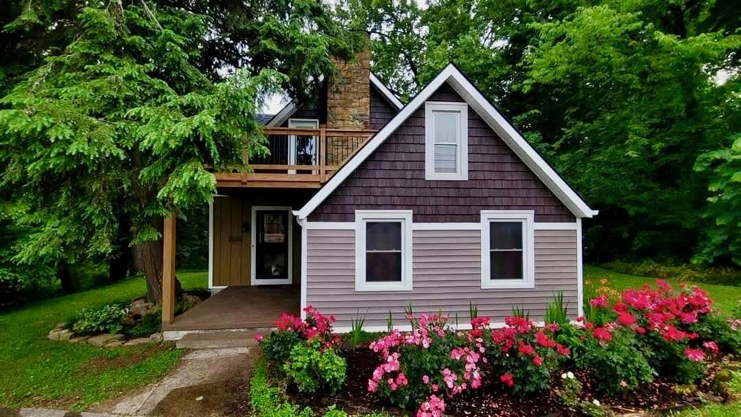 Berea, Kentucky 40403, United States, 4 Bedrooms Bedrooms, ,3 BathroomsBathrooms,Residential,Contingent,115744