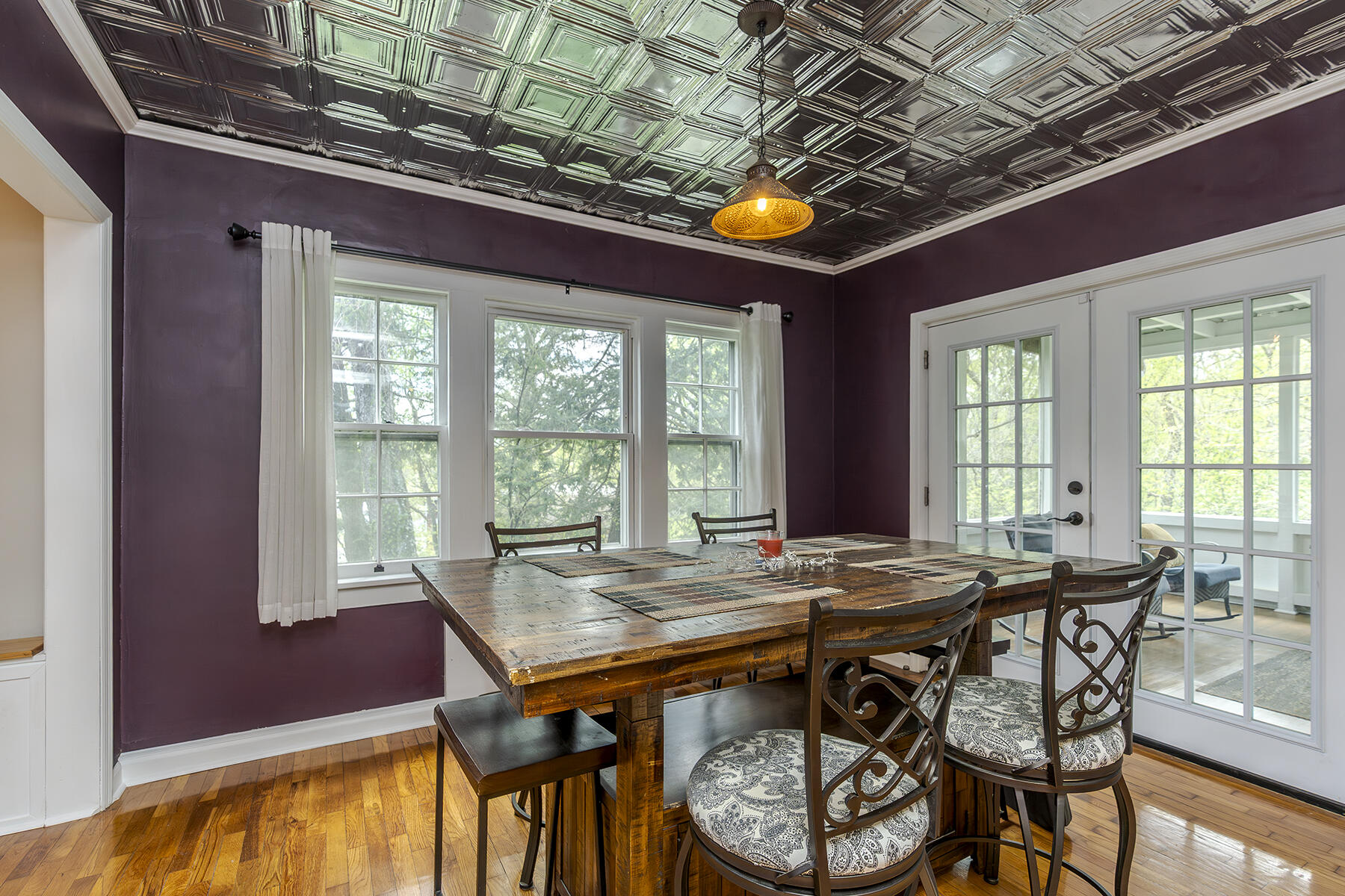 Berea, Kentucky 40403, United States, 4 Bedrooms Bedrooms, ,3 BathroomsBathrooms,Residential,Contingent,115744