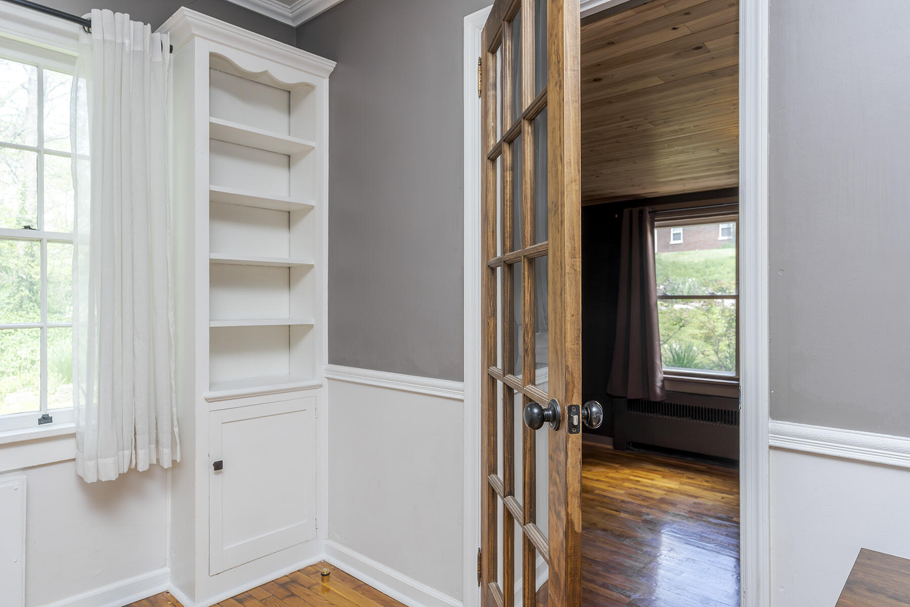 Berea, Kentucky 40403, United States, 4 Bedrooms Bedrooms, ,3 BathroomsBathrooms,Residential,Contingent,115744