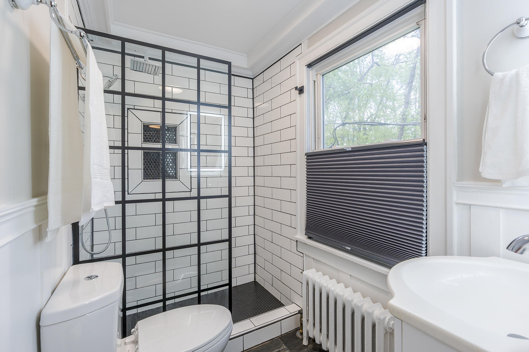 Berea, Kentucky 40403, United States, 4 Bedrooms Bedrooms, ,3 BathroomsBathrooms,Residential,Contingent,115744