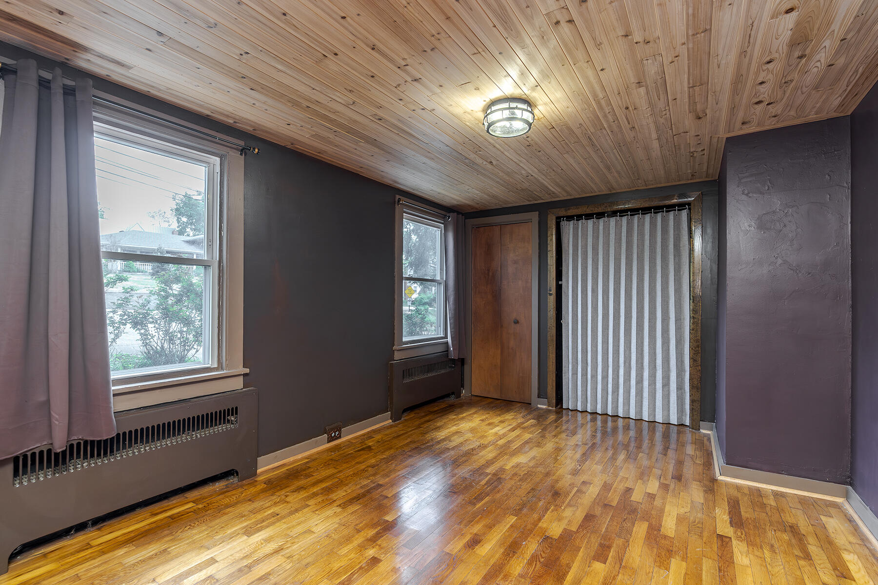 Berea, Kentucky 40403, United States, 4 Bedrooms Bedrooms, ,3 BathroomsBathrooms,Residential,Contingent,115744