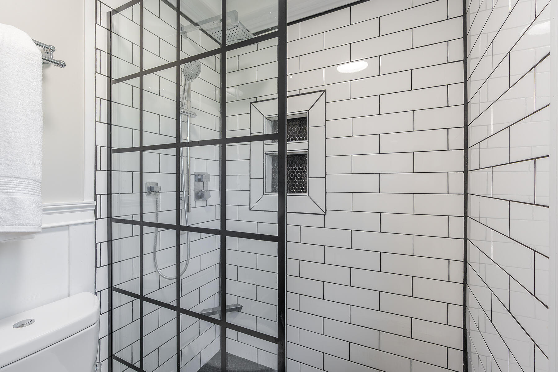 Berea, Kentucky 40403, United States, 4 Bedrooms Bedrooms, ,3 BathroomsBathrooms,Residential,Contingent,115744