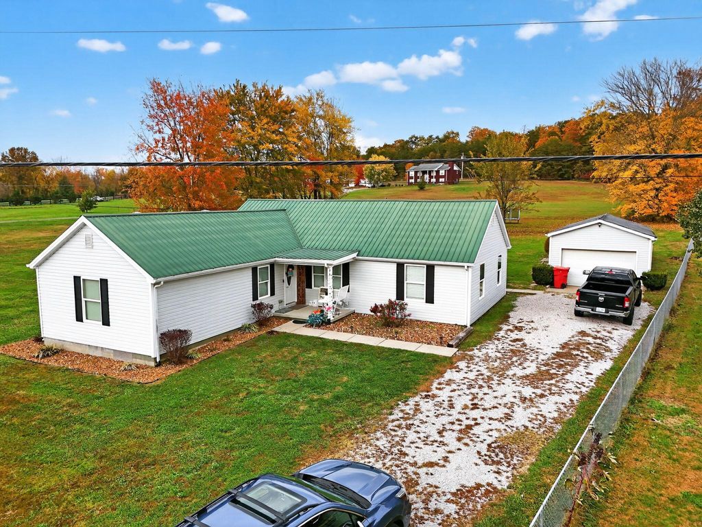 Photo of 524 E Barker Lane, Berea, KY 40403 (MLS # 25505309)