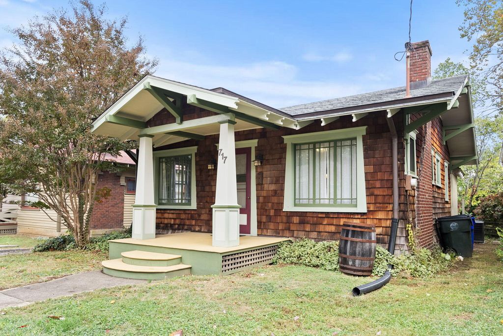 Photo of 717 Aurora Avenue, Lexington, KY 40502 (MLS # 25505211)