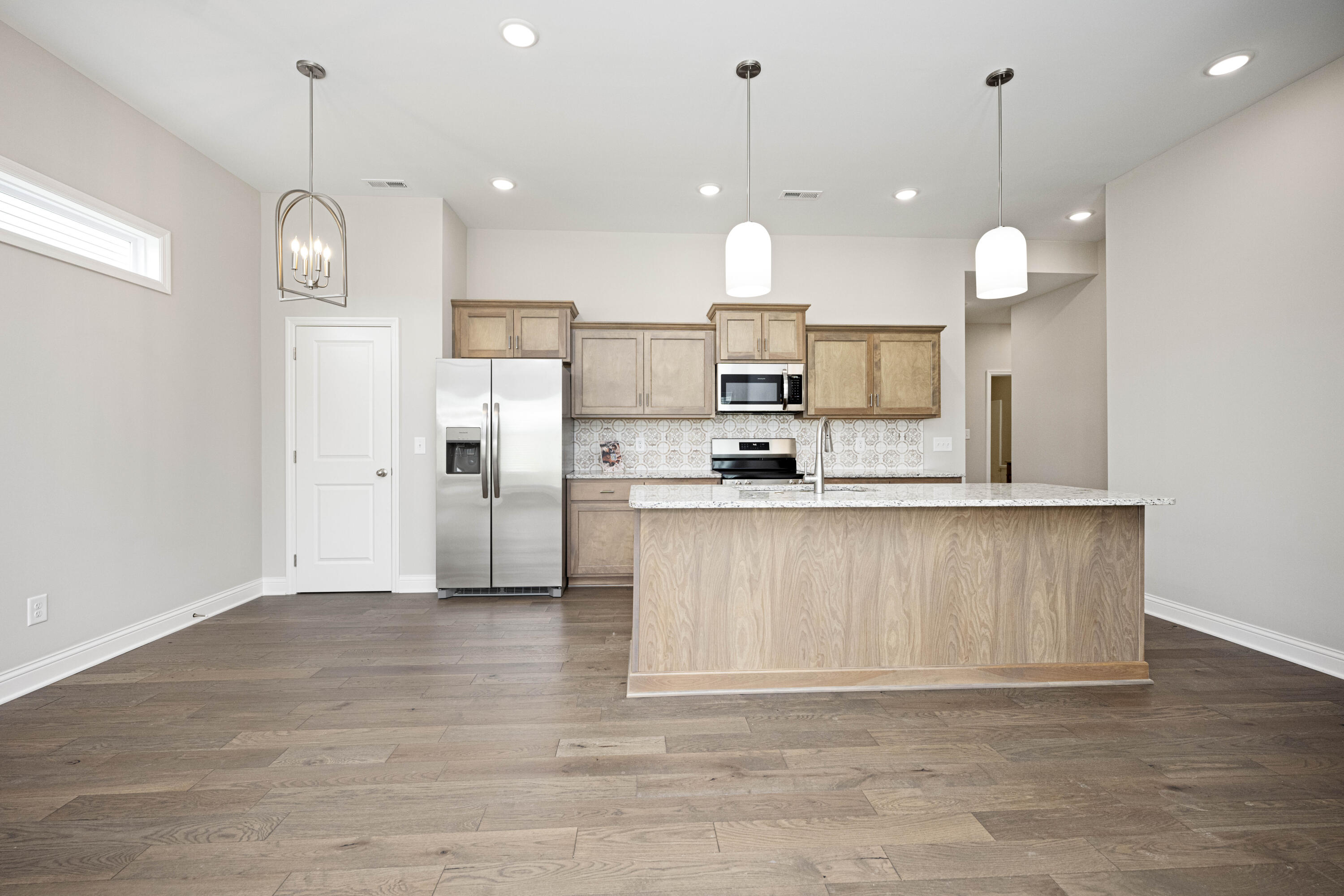 Richmond, Kentucky 40475, United States, 3 Bedrooms Bedrooms, ,2 BathroomsBathrooms,Residential,Active,182734